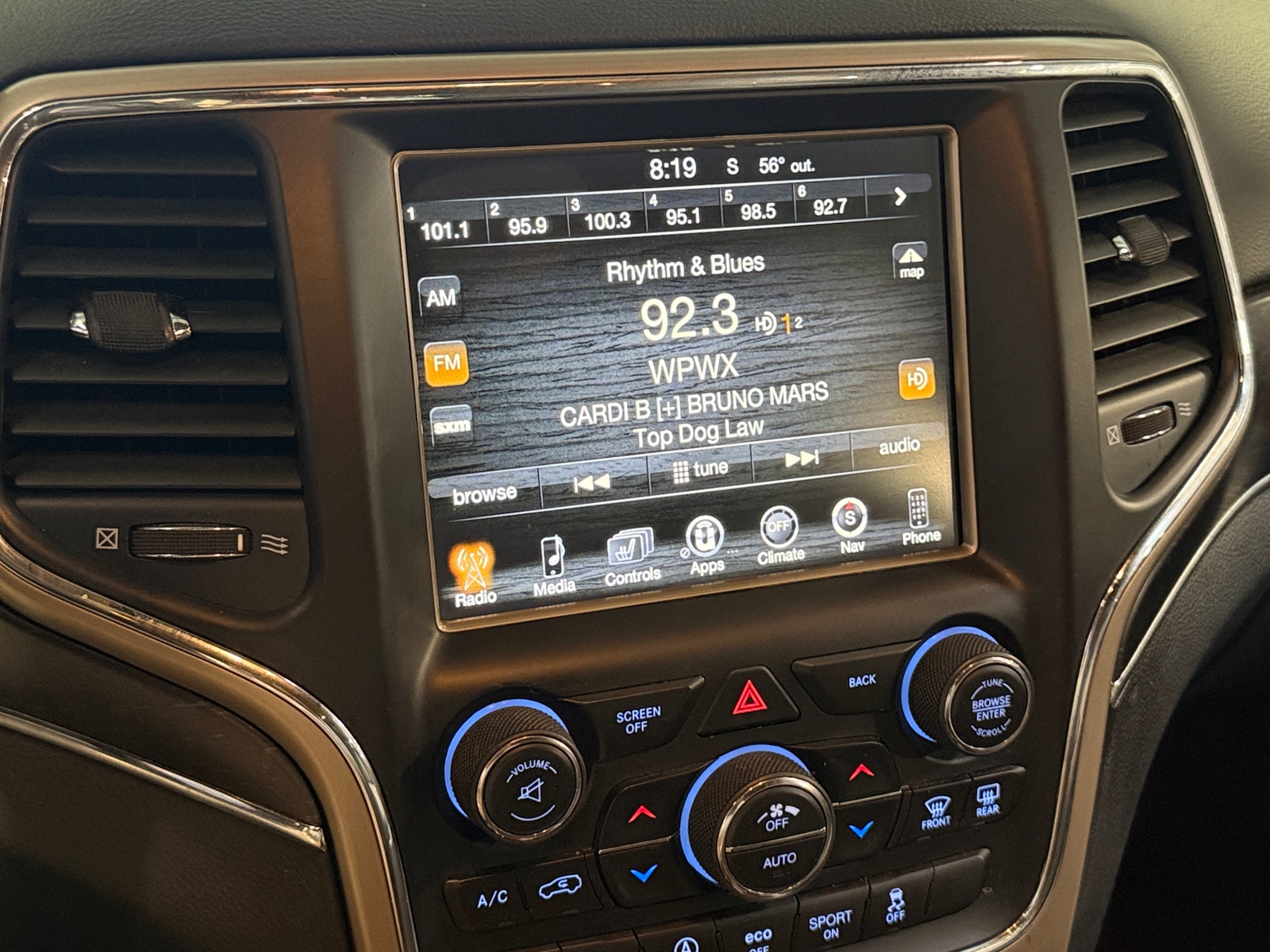 Thumbnail: 2016 Jeep Grand Cherokee - 3