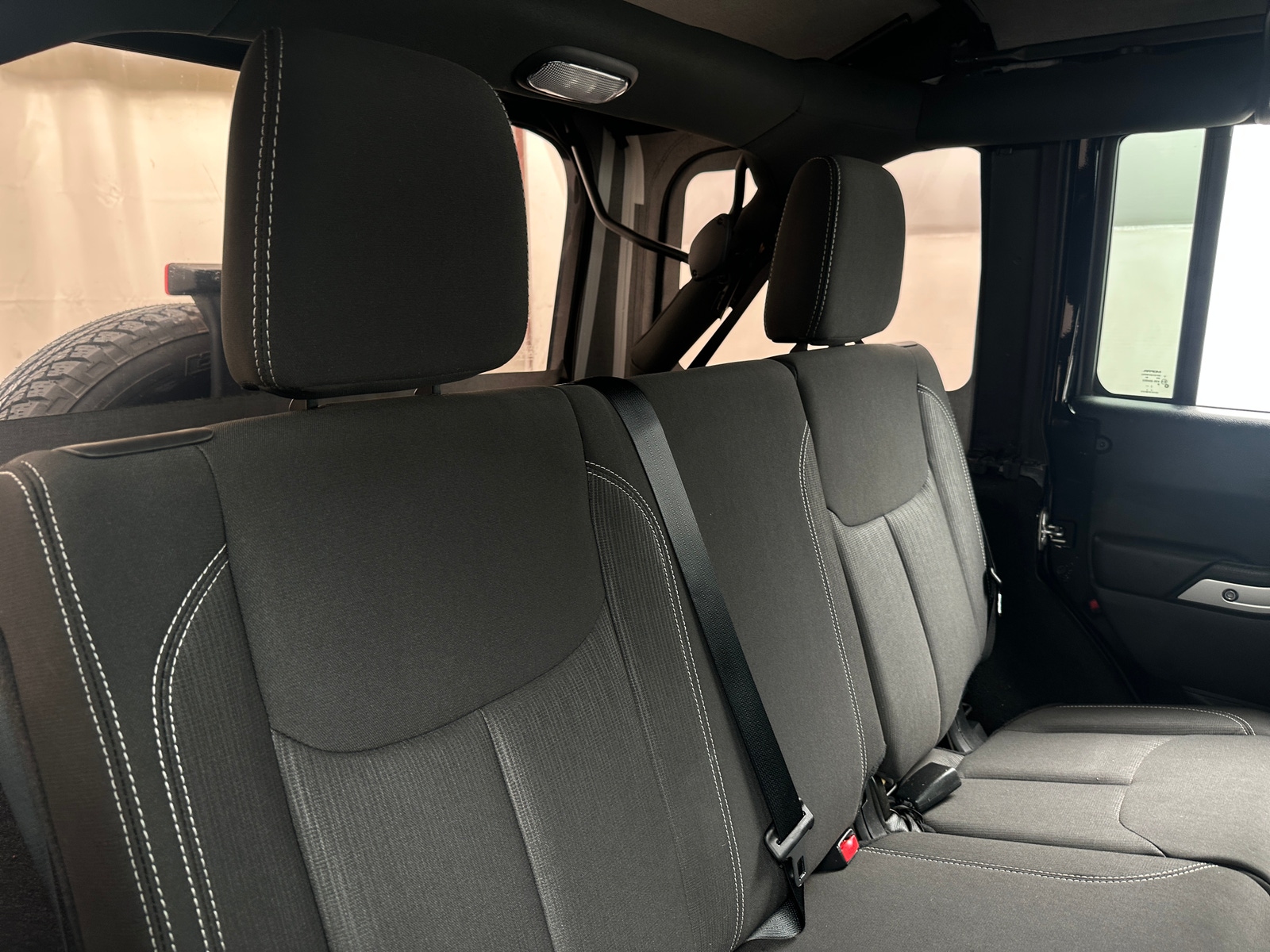 Thumbnail: 2018 Jeep Wrangler - 6
