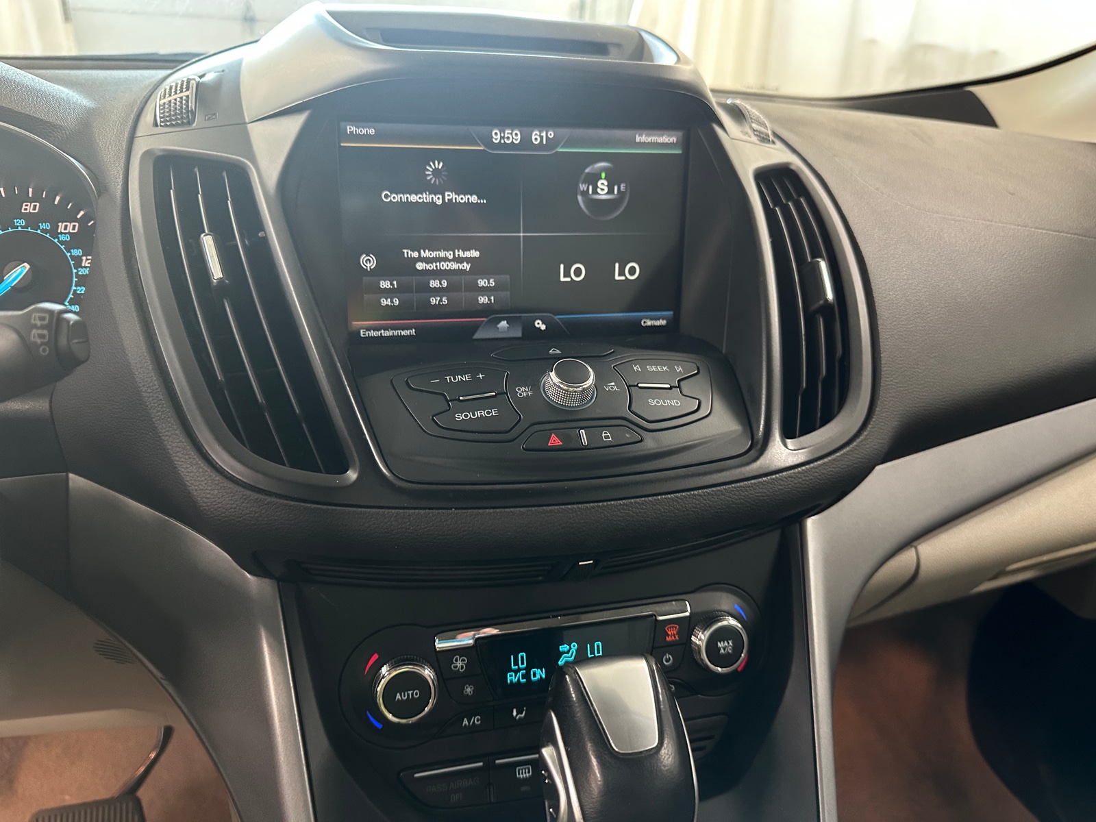 Thumbnail: 2014 Ford Escape - 4