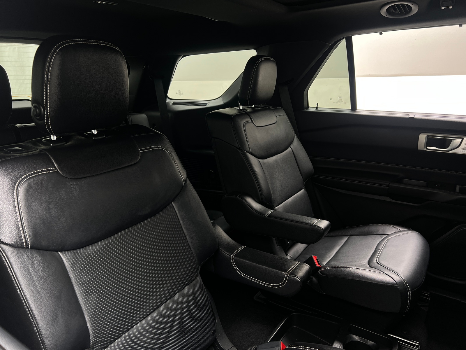 Thumbnail: 2020 Ford Explorer - 5