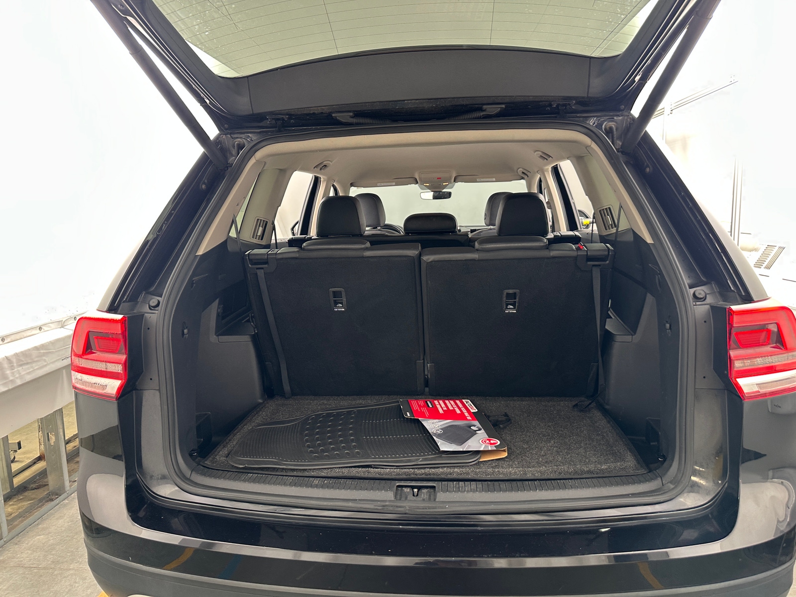 Thumbnail: 2018 Volkswagen Atlas - 6