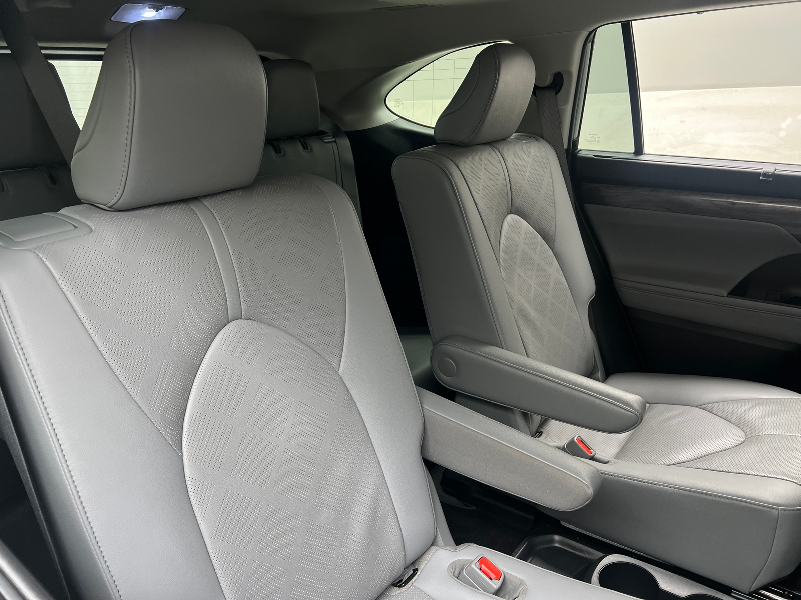 Thumbnail: 2020 Toyota Highlander - 5