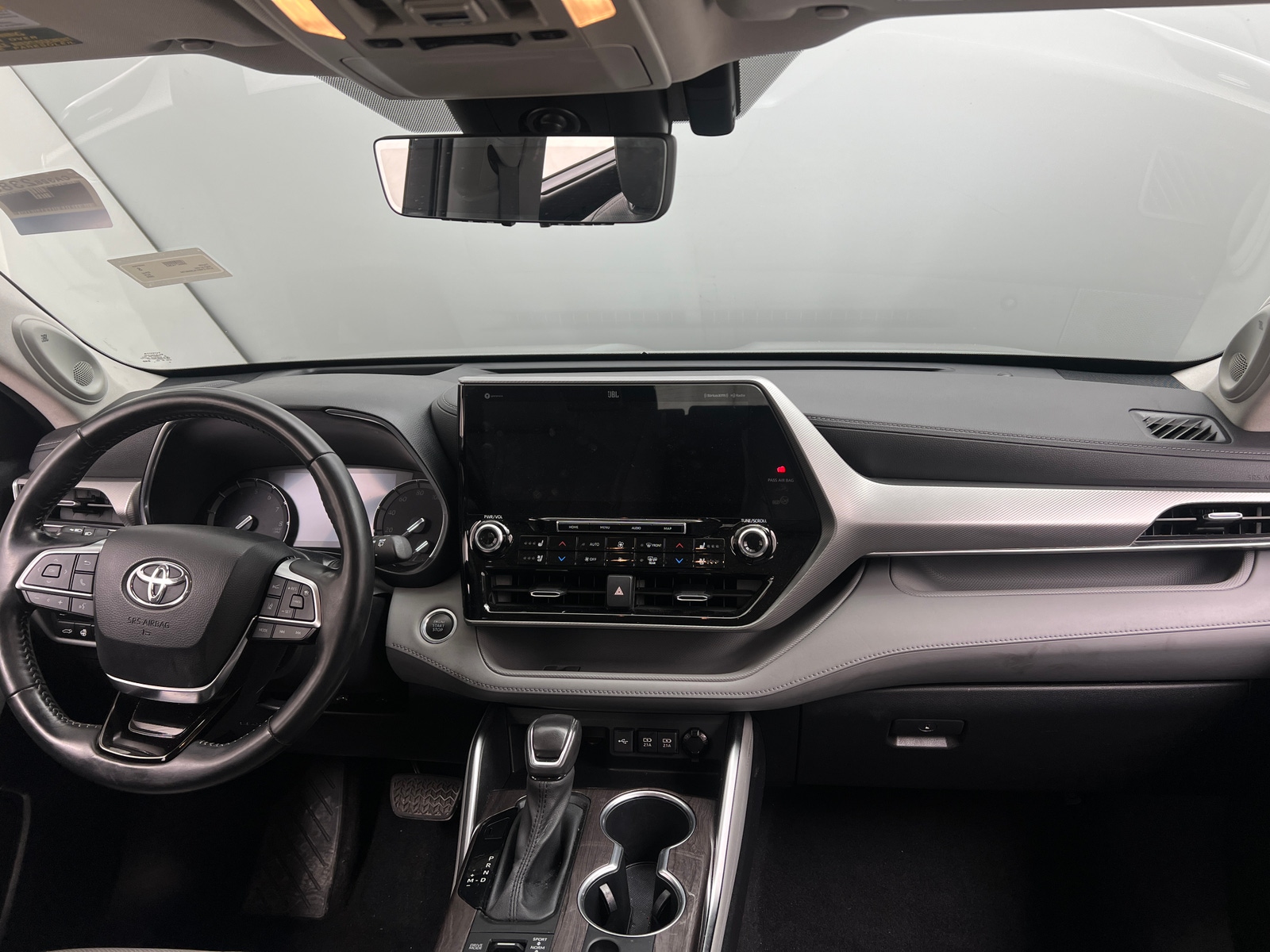 Thumbnail: 2020 Toyota Highlander - 2