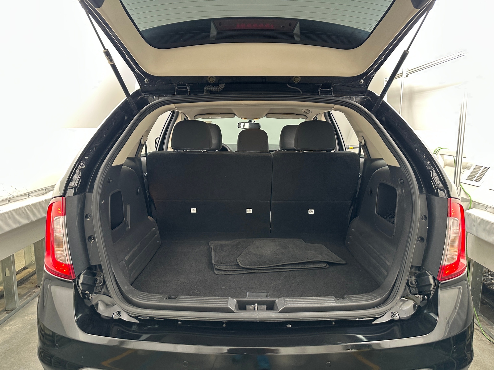 Thumbnail: 2011 Ford Edge - 7