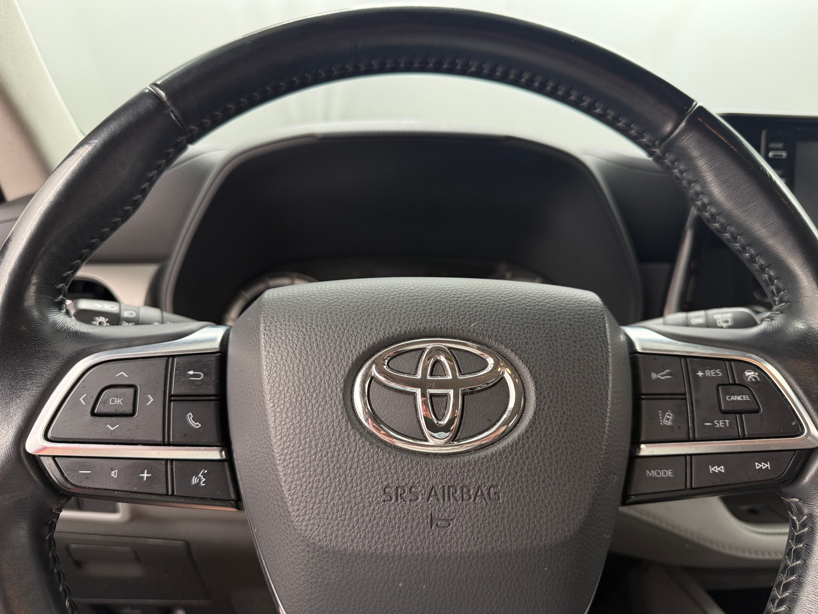 Thumbnail: 2021 Toyota Highlander - 5