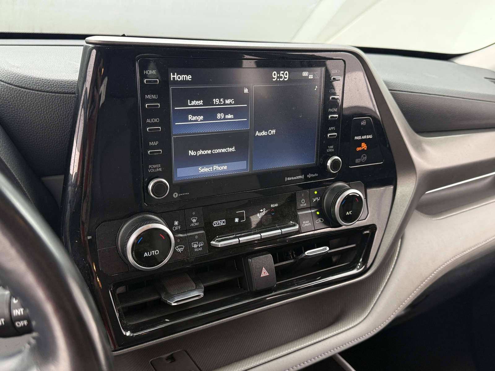 Thumbnail: 2021 Toyota Highlander - 4