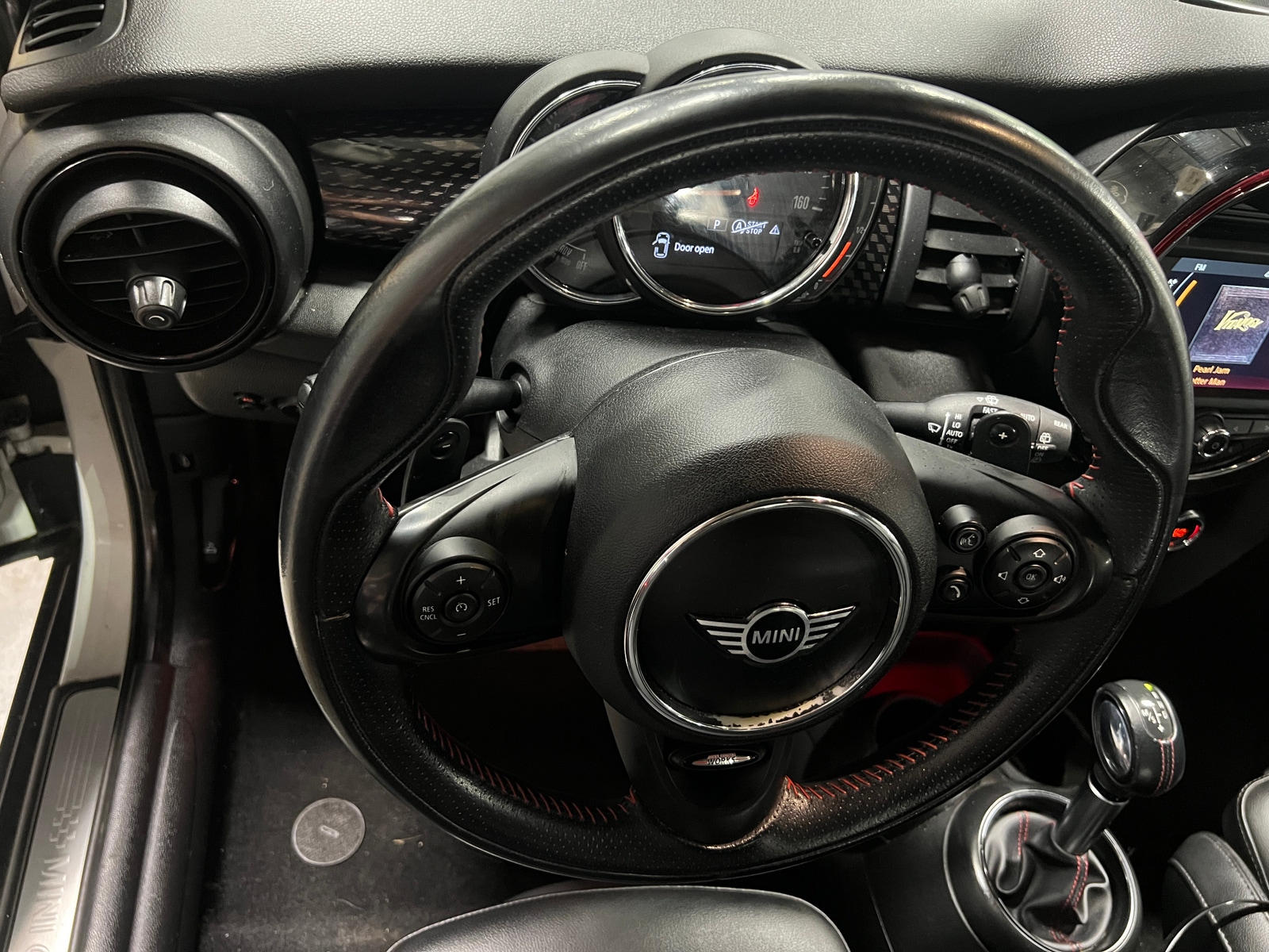 Thumbnail: 2019 MINI Cooper Hardtop - 4