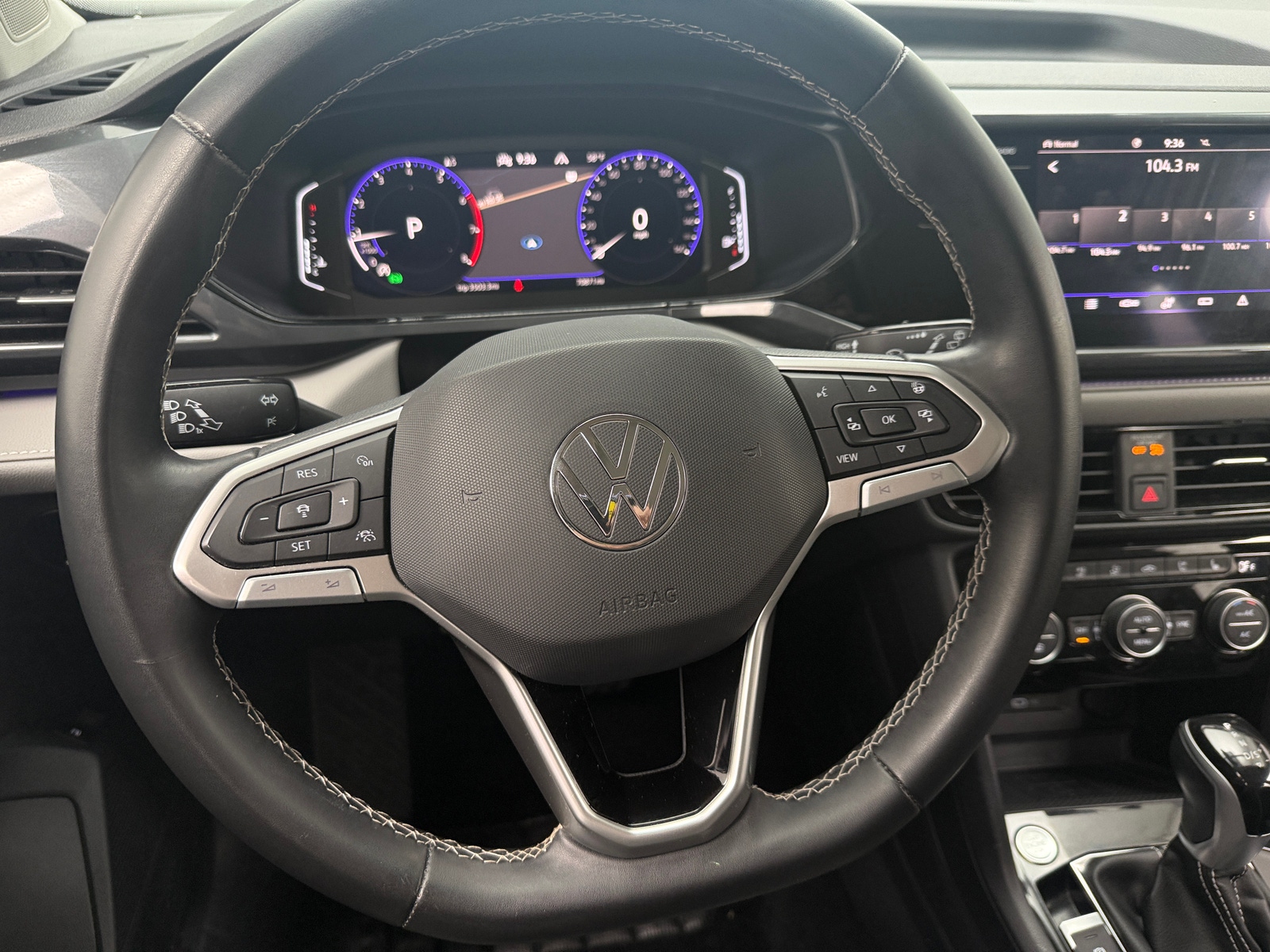 Thumbnail: 2022 Volkswagen Taos - 4