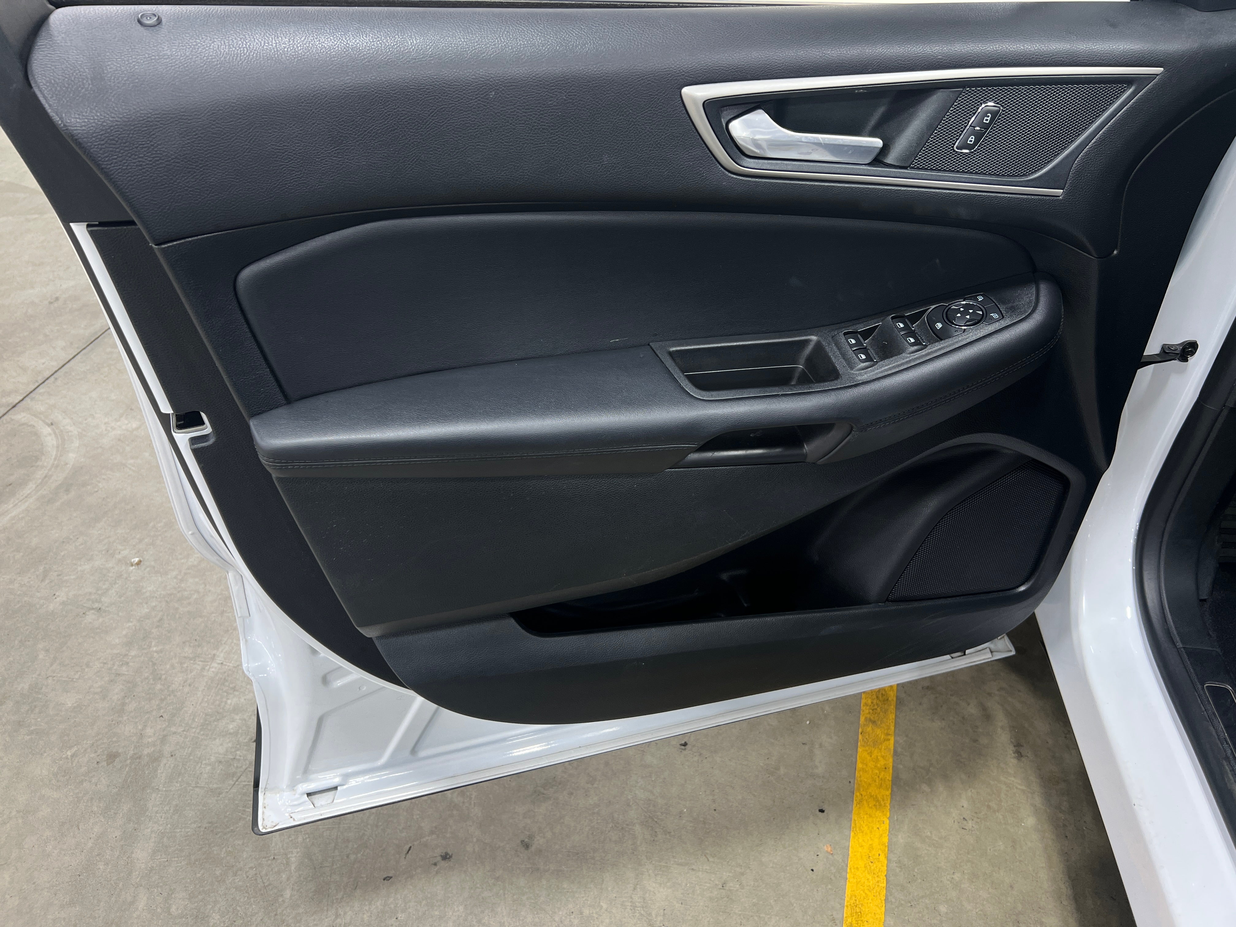 2022 Ford Edge SEL - Photo 10