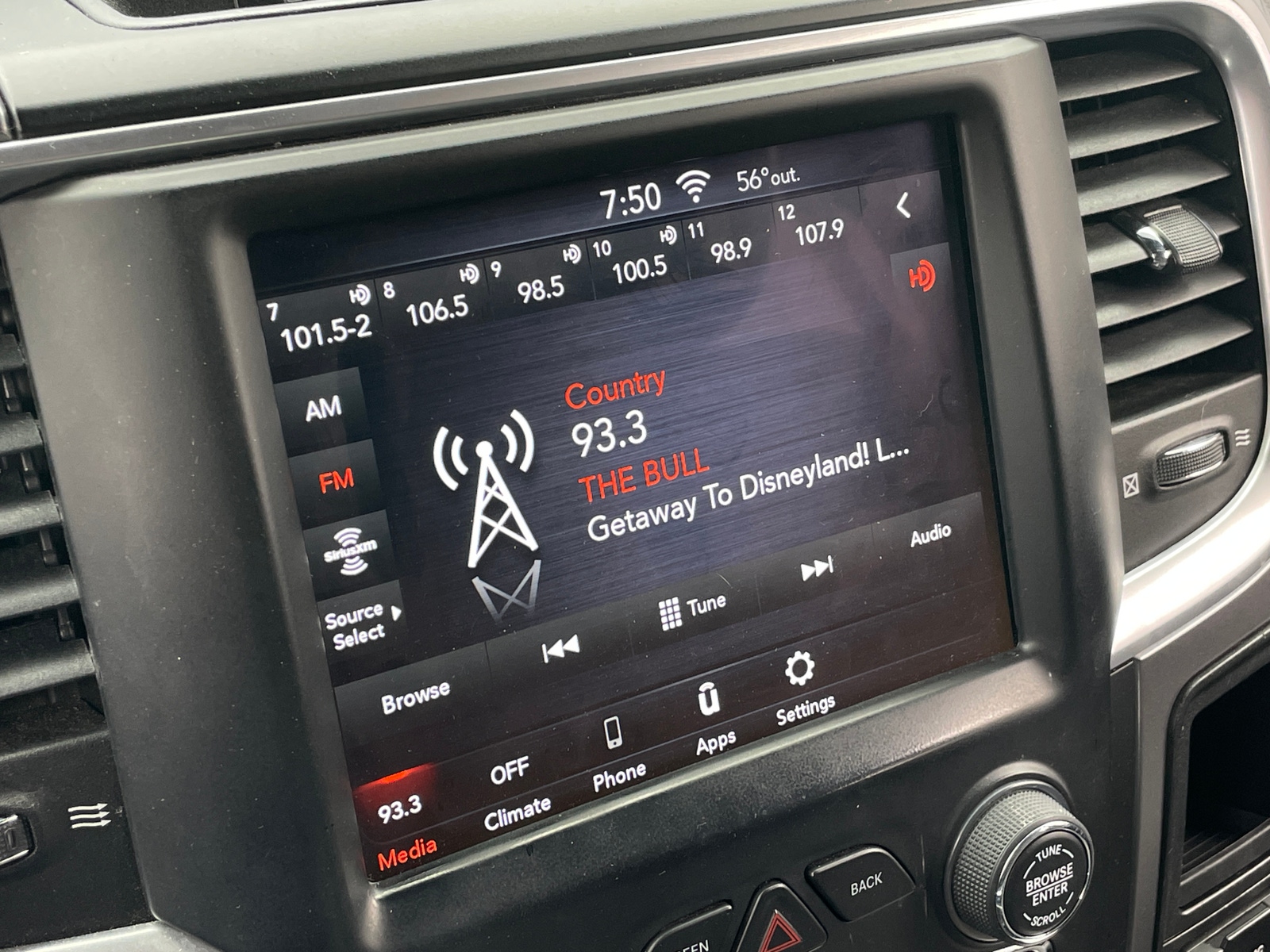 Thumbnail: 2021 RAM 1500 Classic - 4