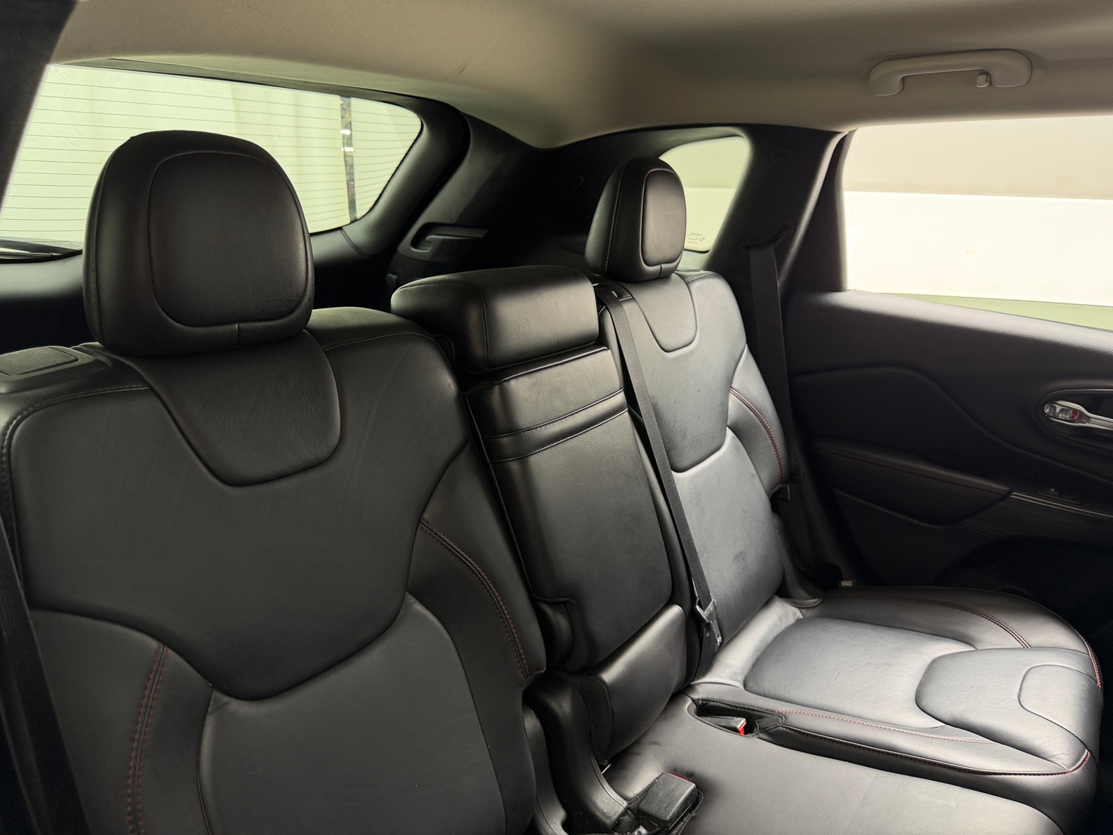 Thumbnail: 2016 Jeep Cherokee - 6