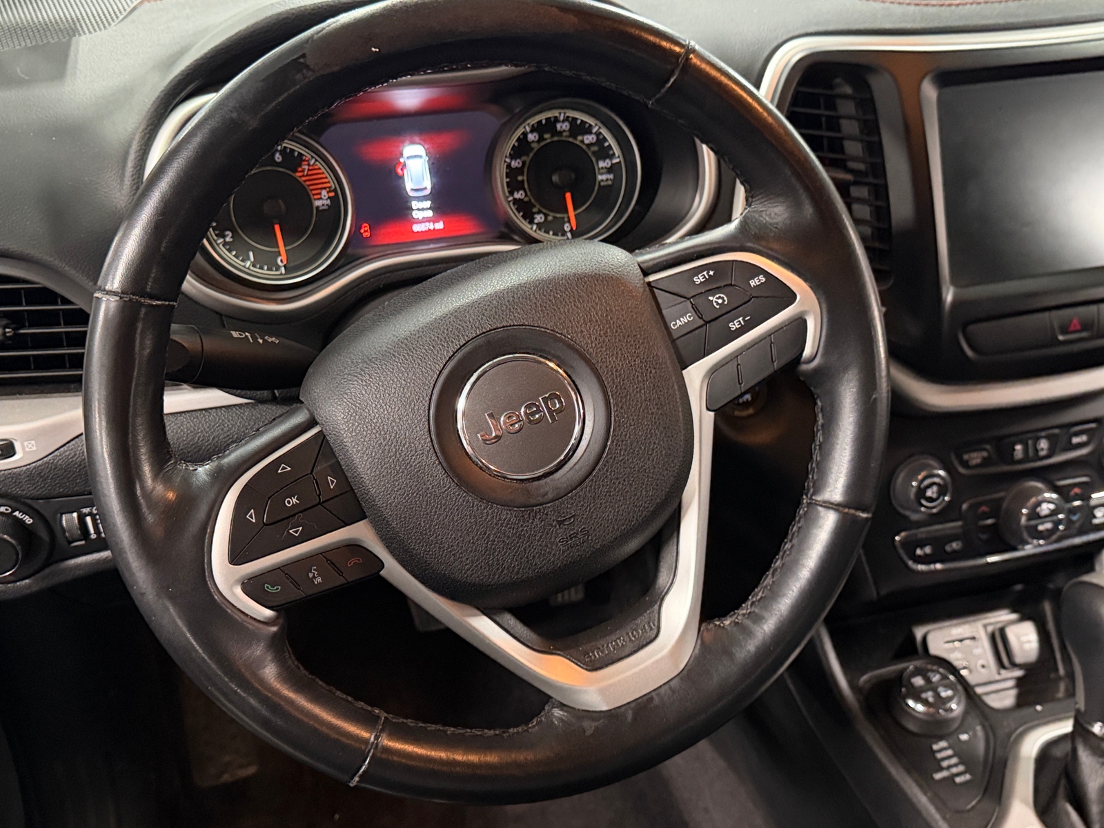 Thumbnail: 2016 Jeep Cherokee - 5