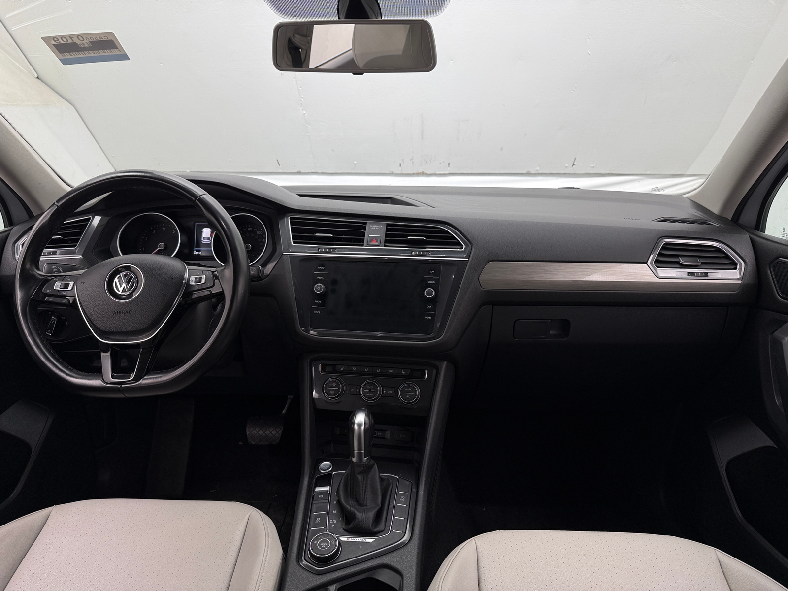 Thumbnail: 2018 Volkswagen Tiguan - 2