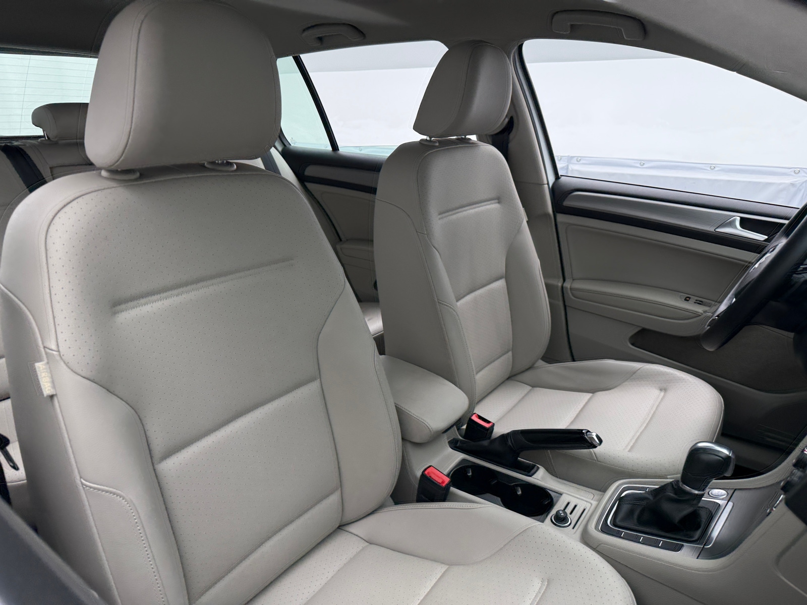 Thumbnail: 2017 Volkswagen Golf - 2