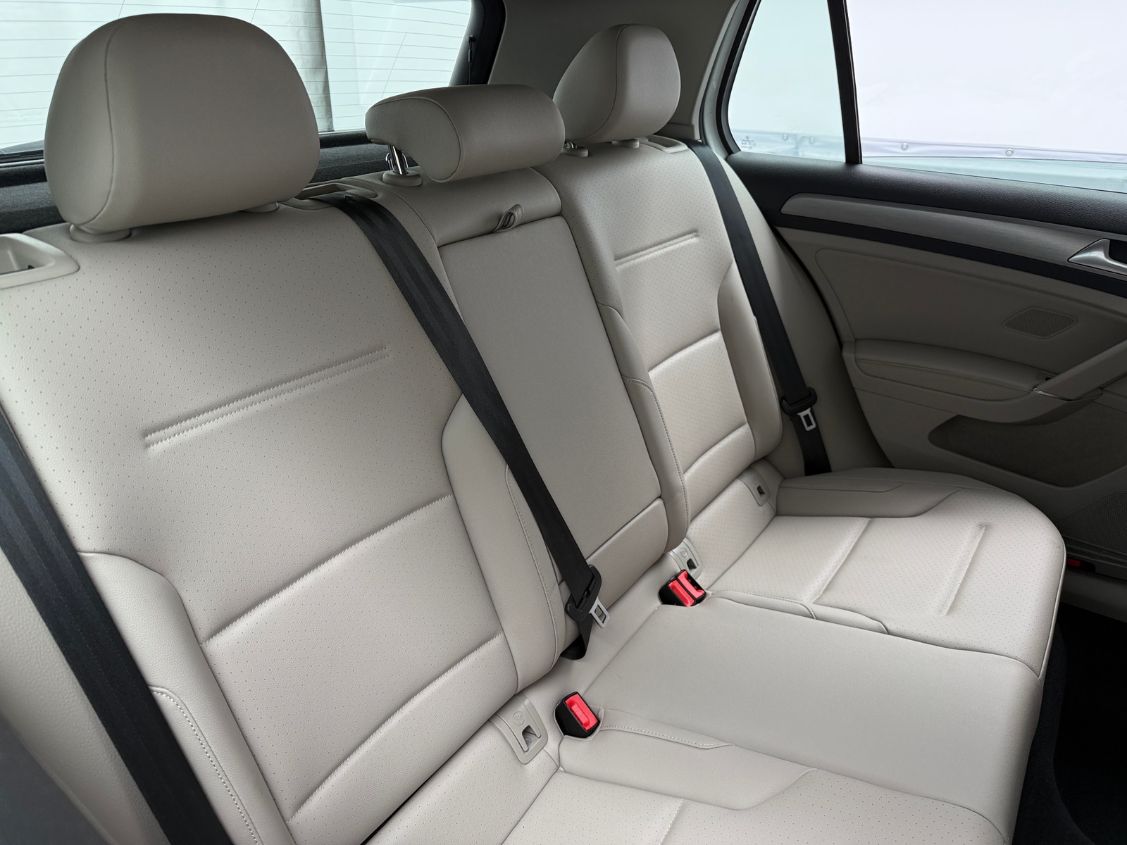 Thumbnail: 2017 Volkswagen Golf - 6