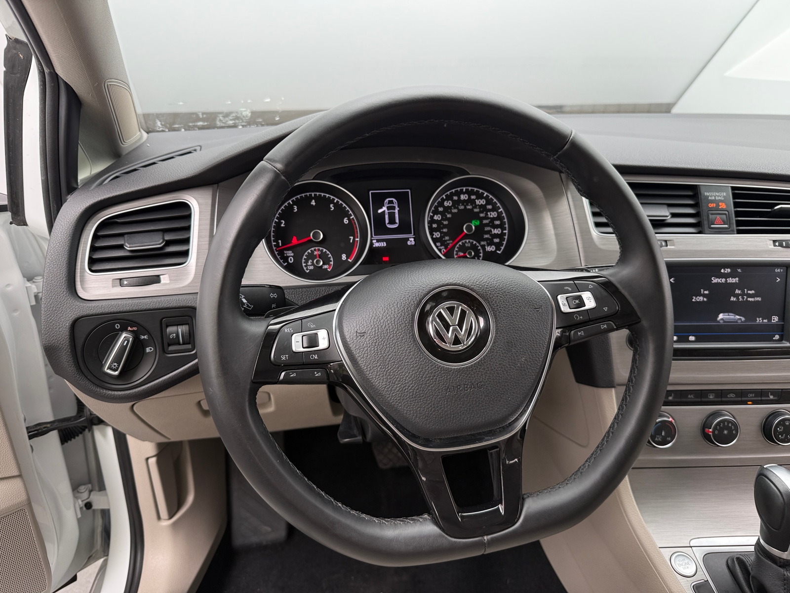 Thumbnail: 2017 Volkswagen Golf - 5