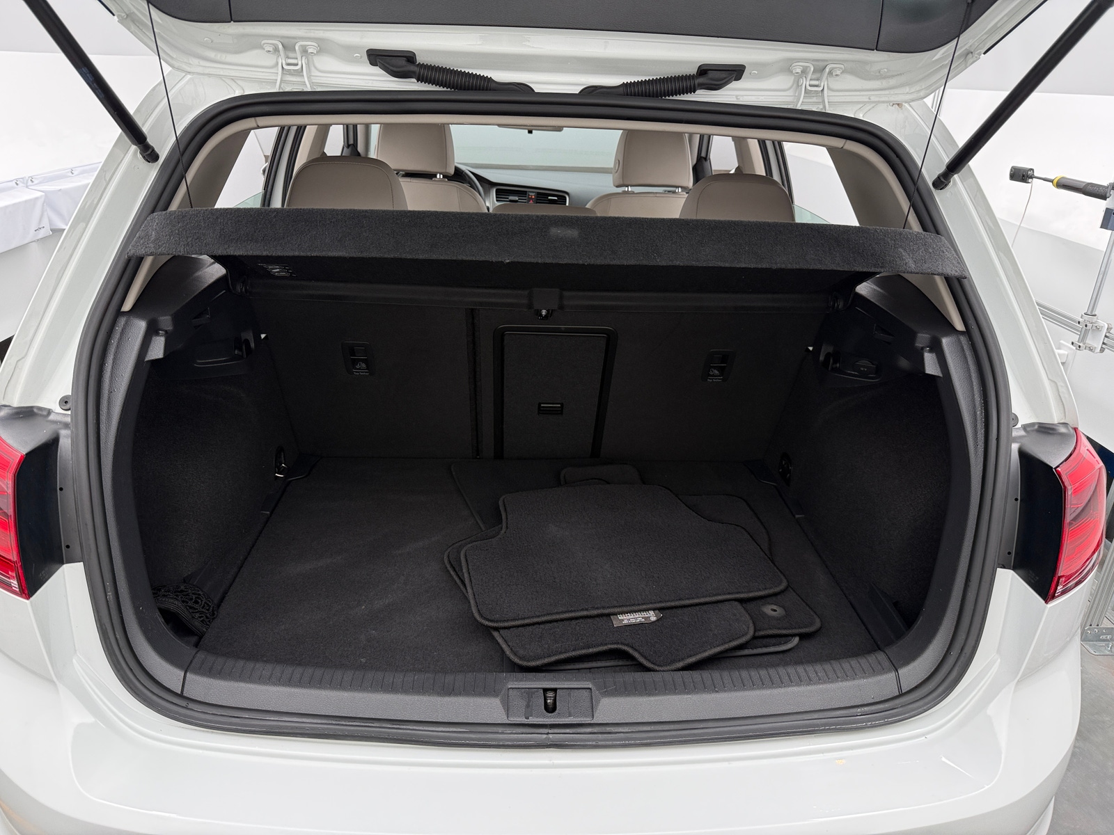 Thumbnail: 2017 Volkswagen Golf - 7