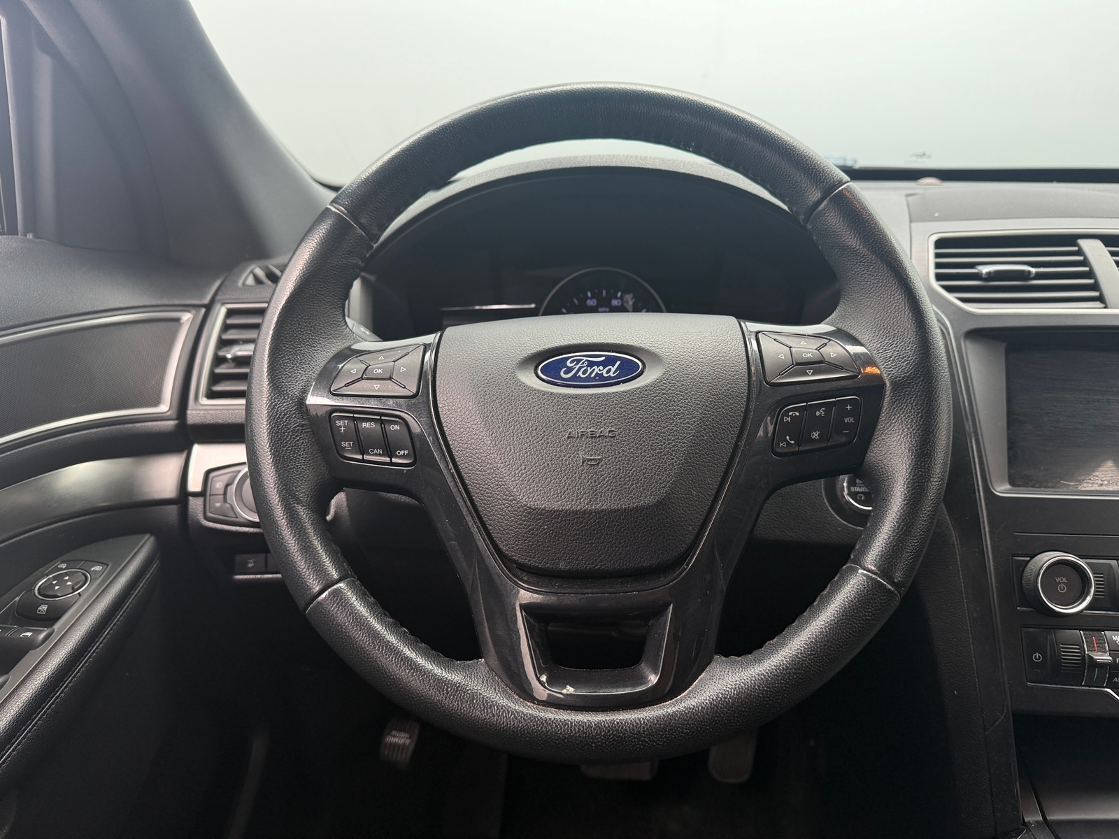 Thumbnail: 2018 Ford Explorer - 5