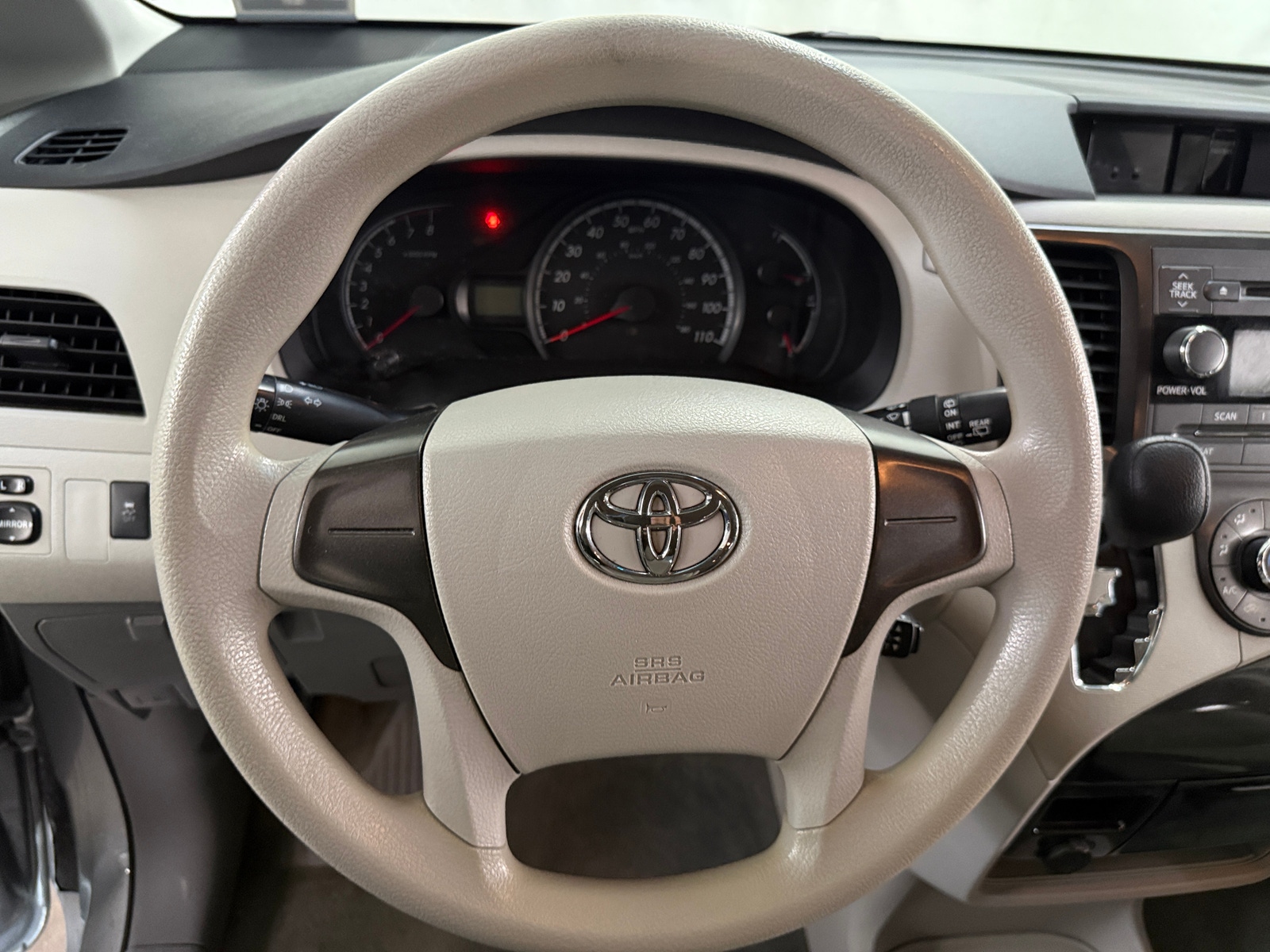 Thumbnail: 2014 Toyota Sienna - 5