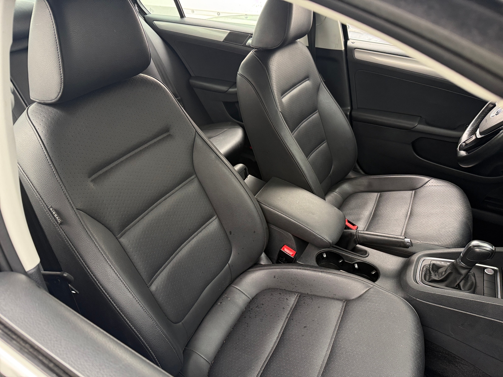 Thumbnail: 2016 Volkswagen Jetta - 2