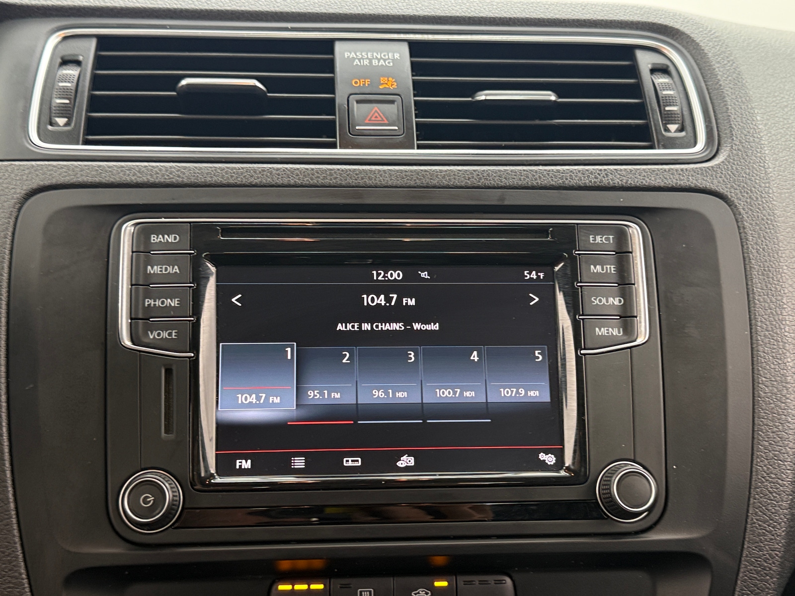 Thumbnail: 2016 Volkswagen Jetta - 4