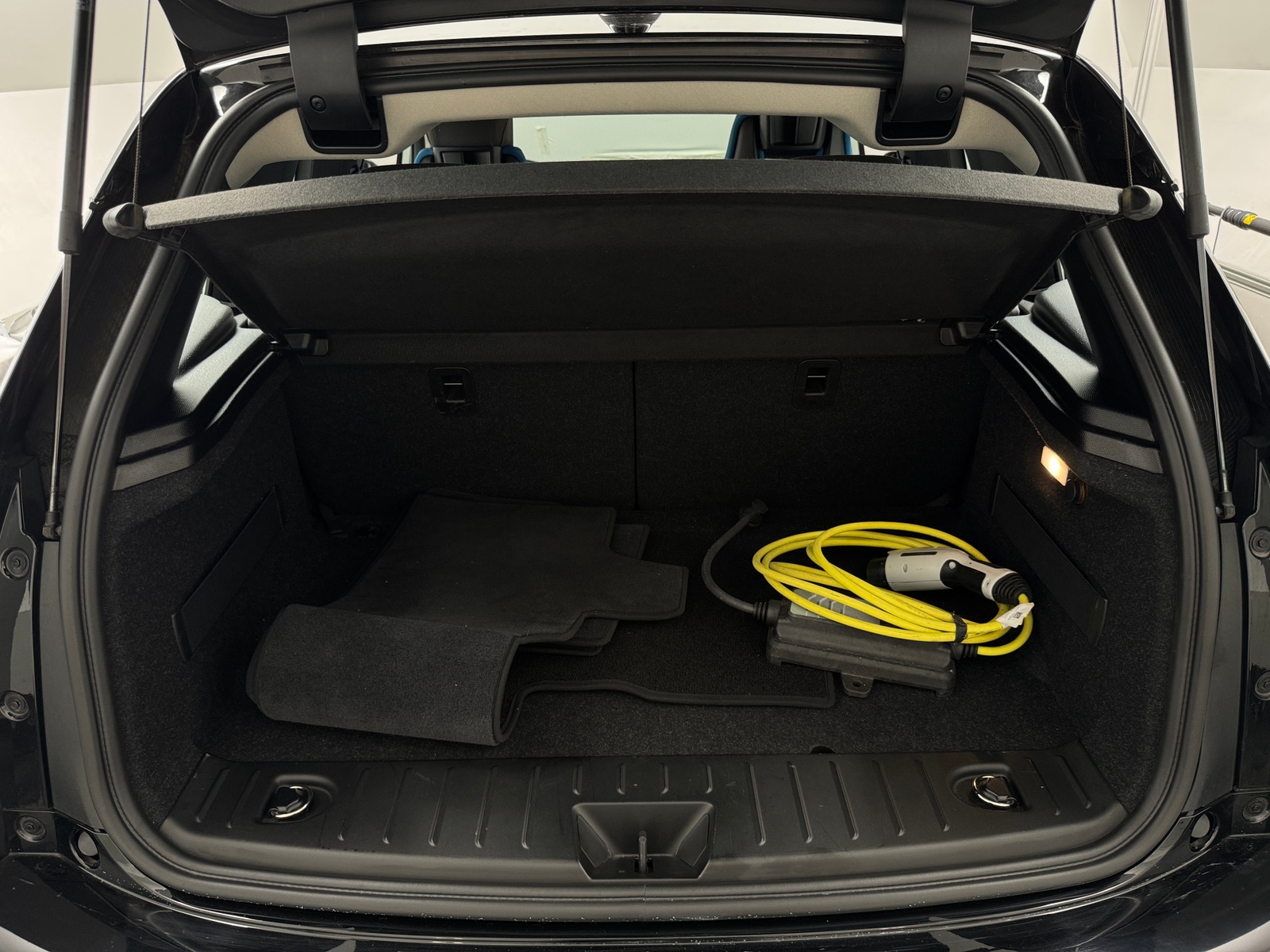 Thumbnail: 2020 BMW i3 - 7