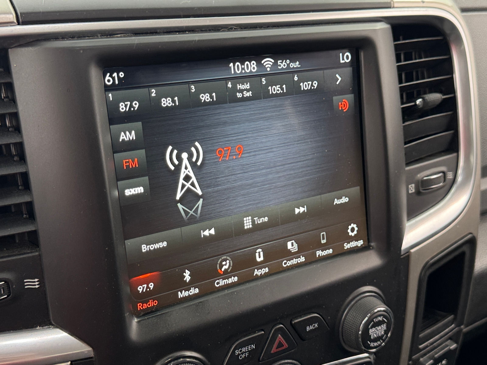 Thumbnail: 2019 RAM 1500 Classic - 4