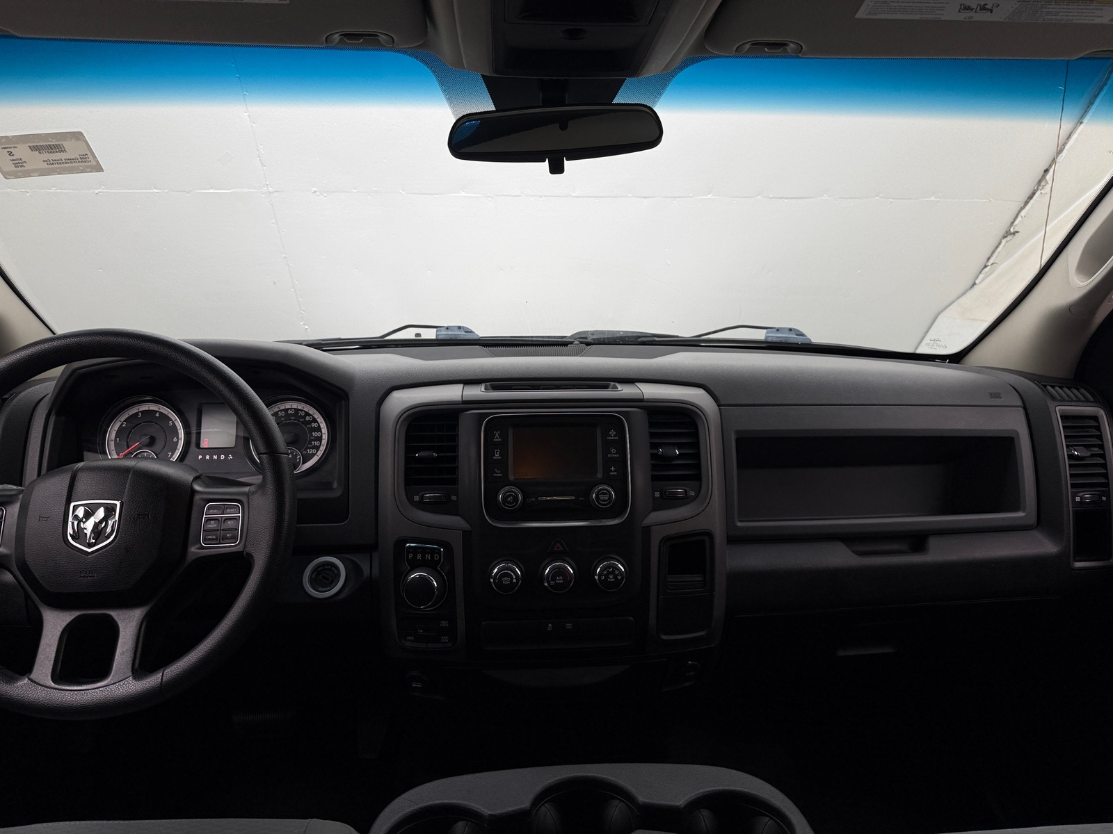 Thumbnail: 2019 RAM 1500 Classic - 3