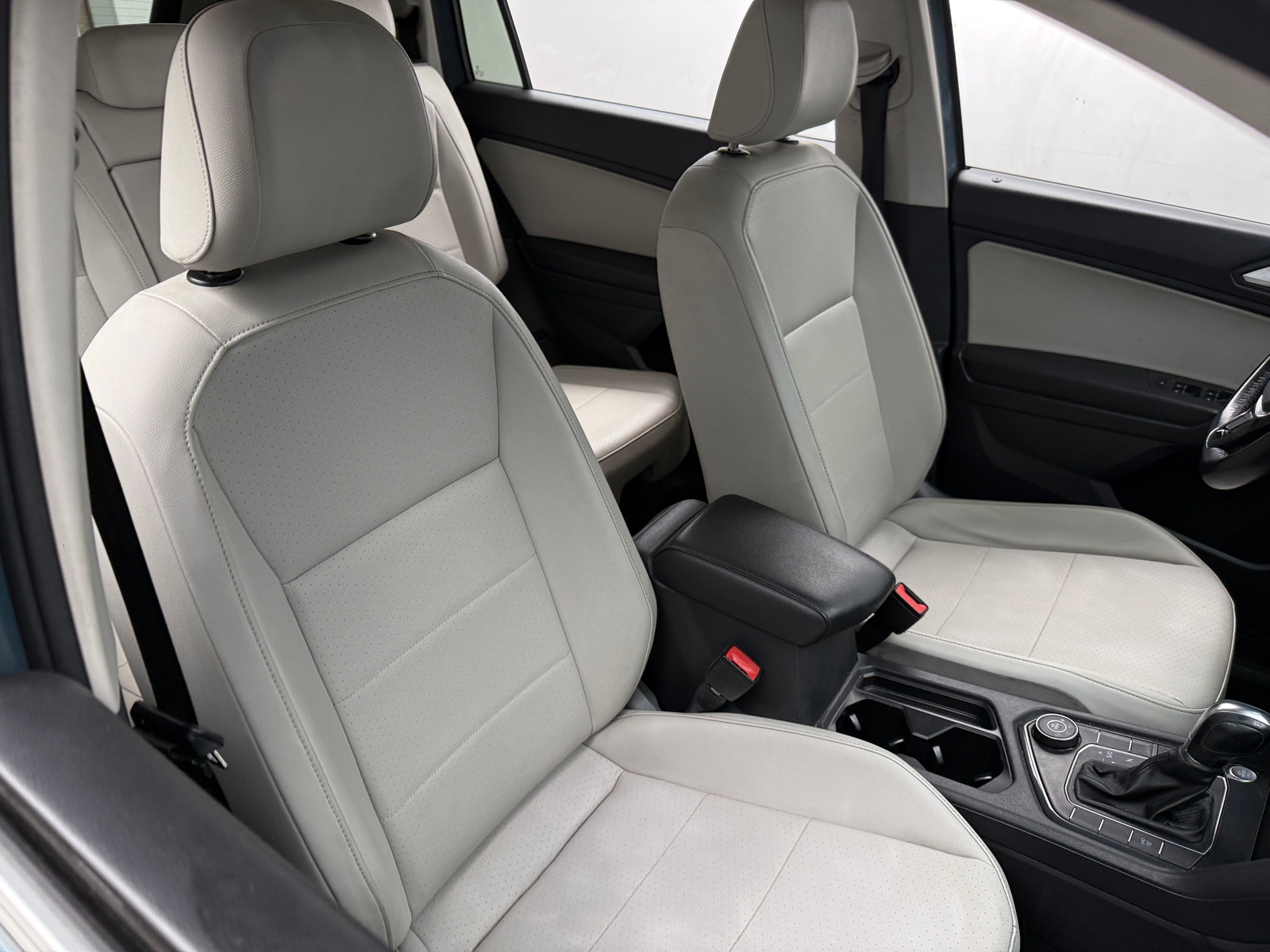 Thumbnail: 2019 Volkswagen Tiguan - 2