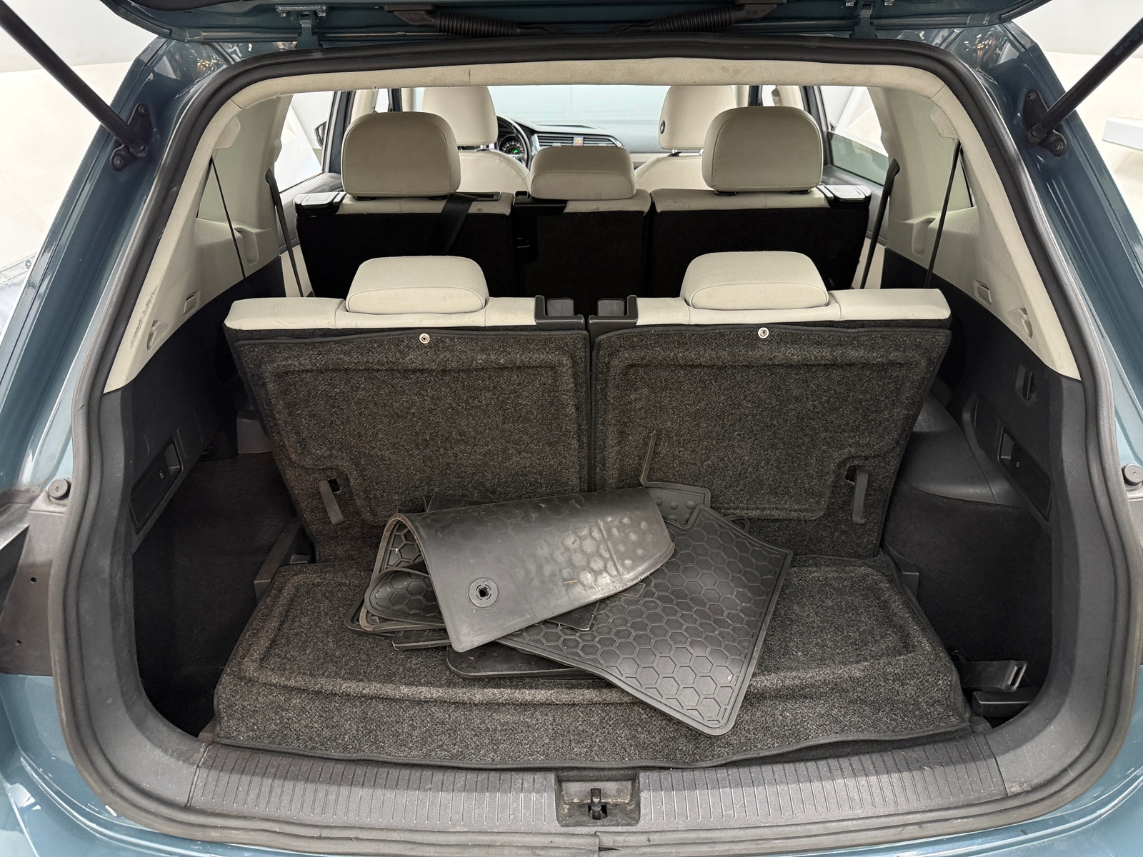 Thumbnail: 2019 Volkswagen Tiguan - 7