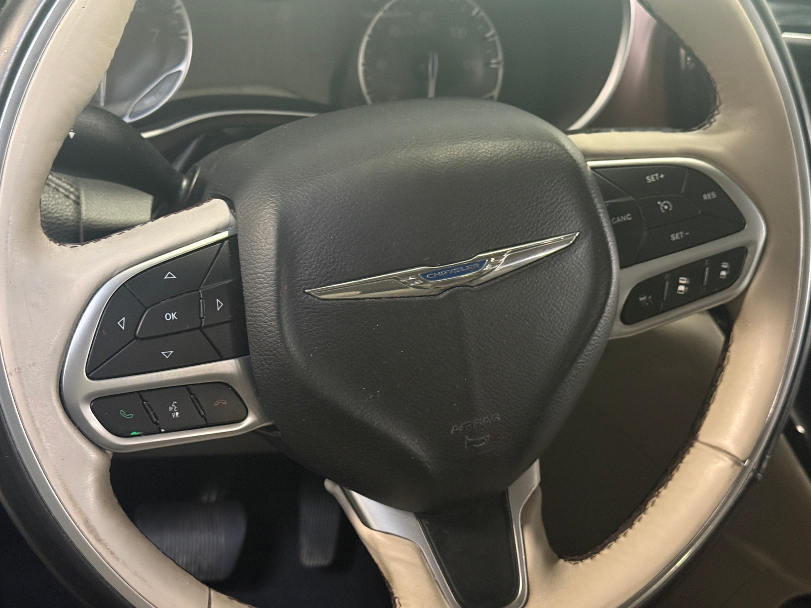 Thumbnail: 2018 Chrysler Pacifica - 4