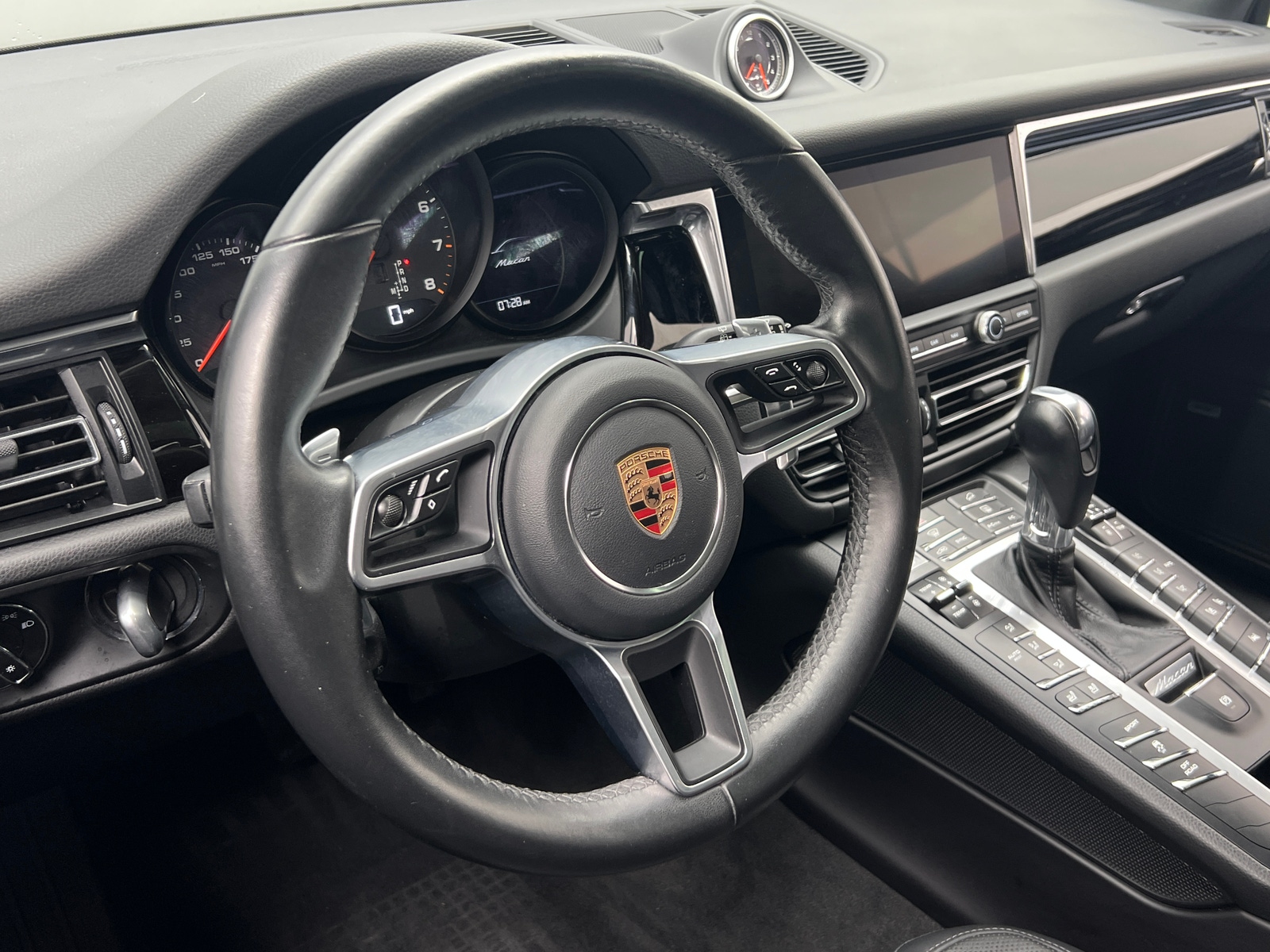 Thumbnail: 2020 Porsche Macan - 4