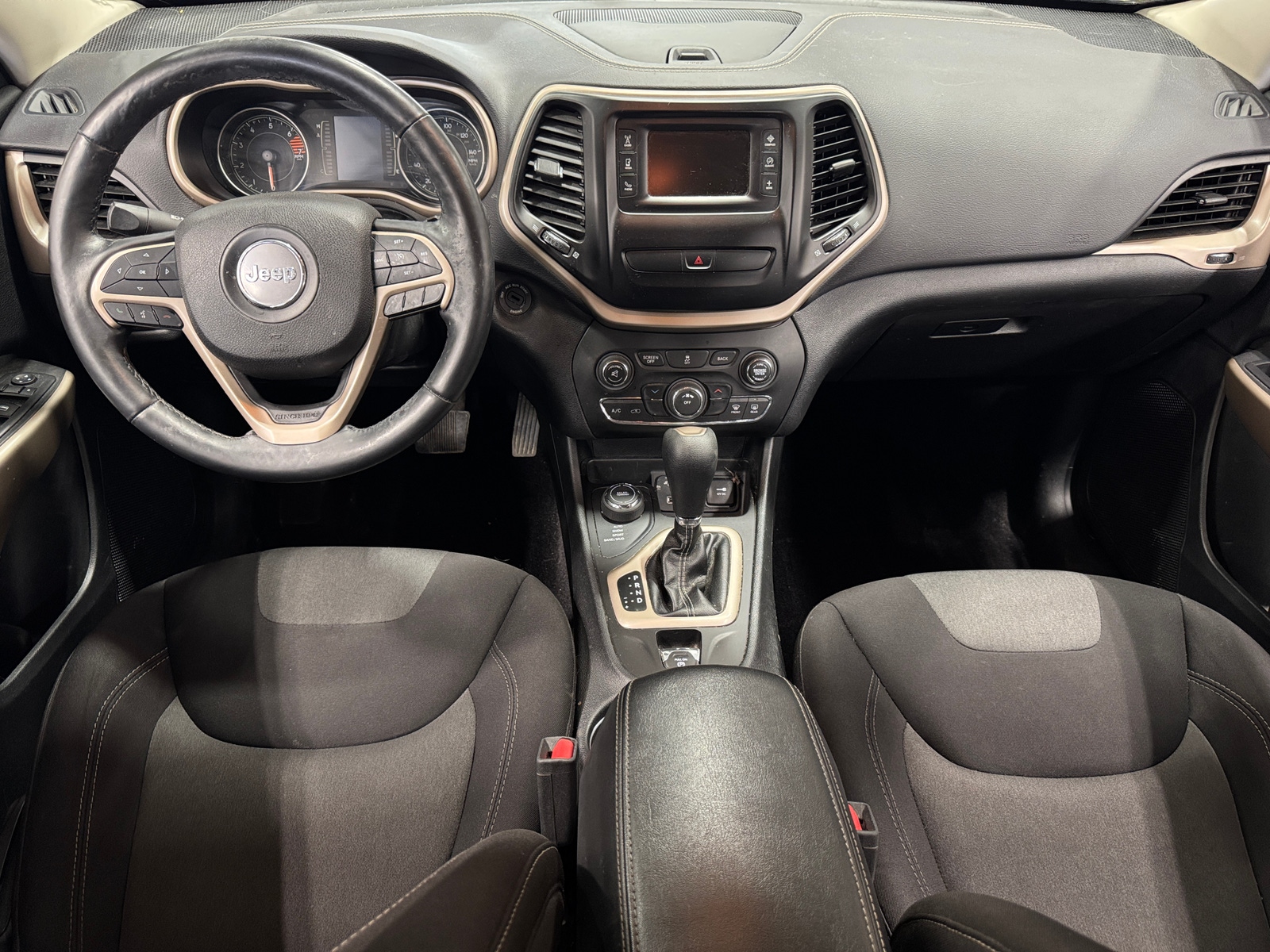 Thumbnail: 2018 Jeep Cherokee - 3