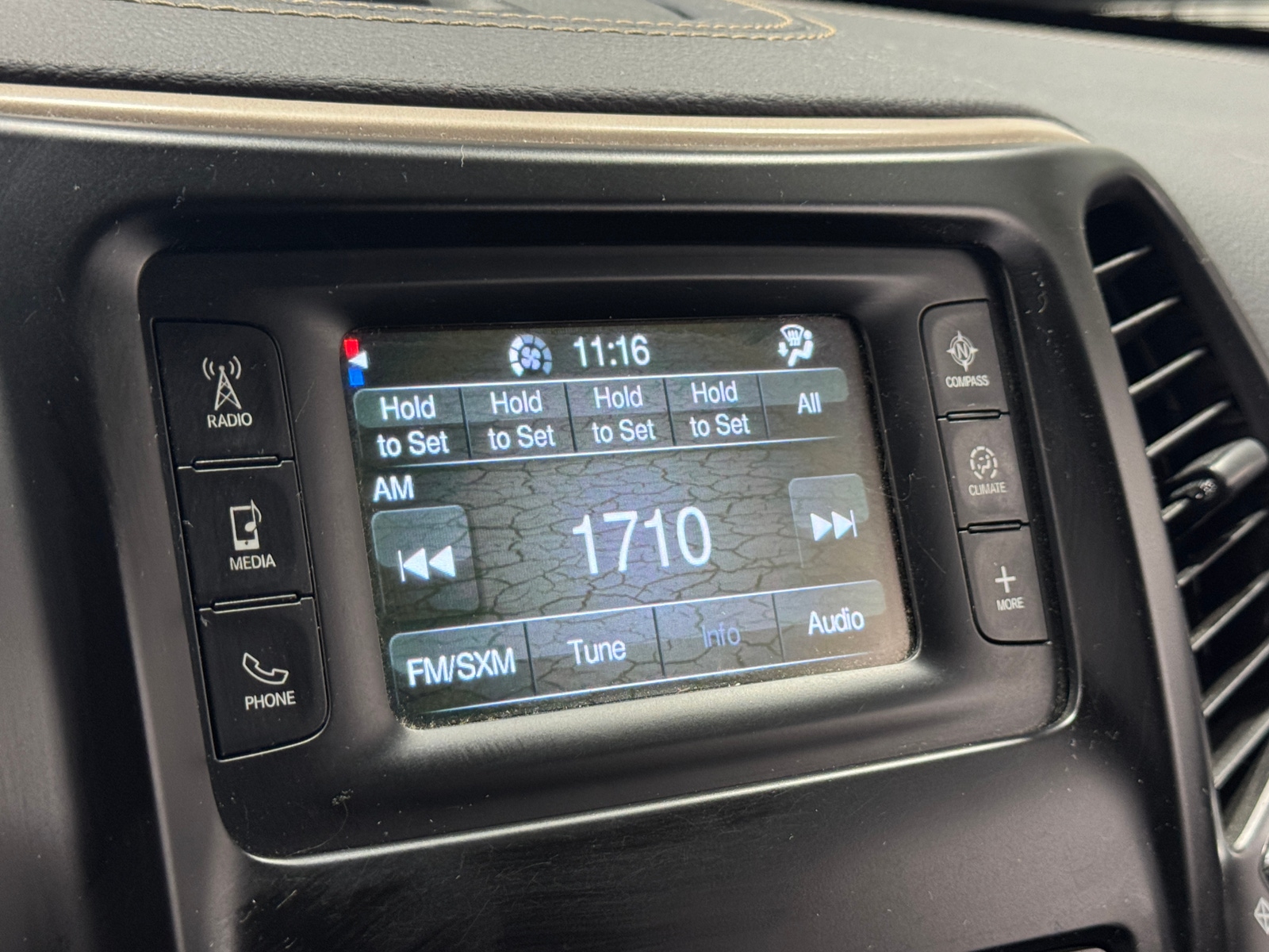 Thumbnail: 2018 Jeep Cherokee - 4