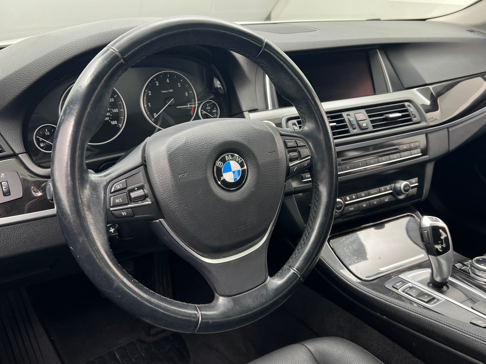 Thumbnail: 2015 BMW 5 Series - 4