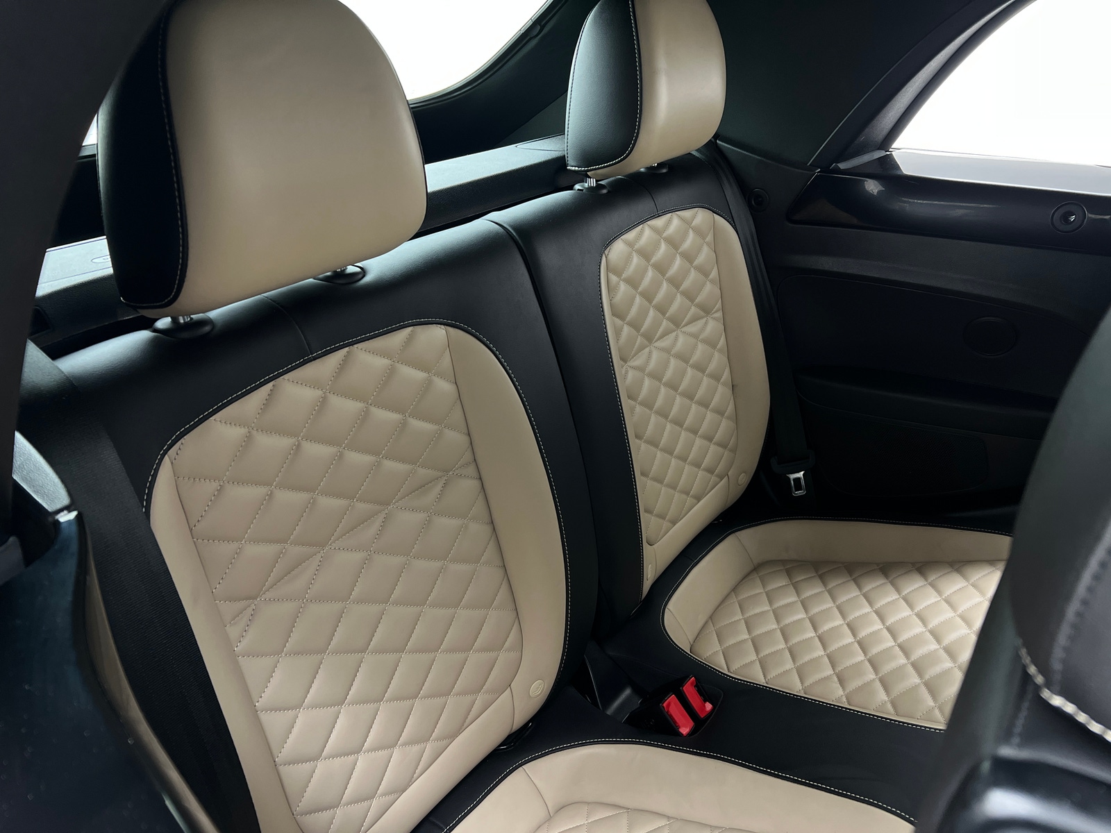 Thumbnail: 2019 Volkswagen Beetle - 5