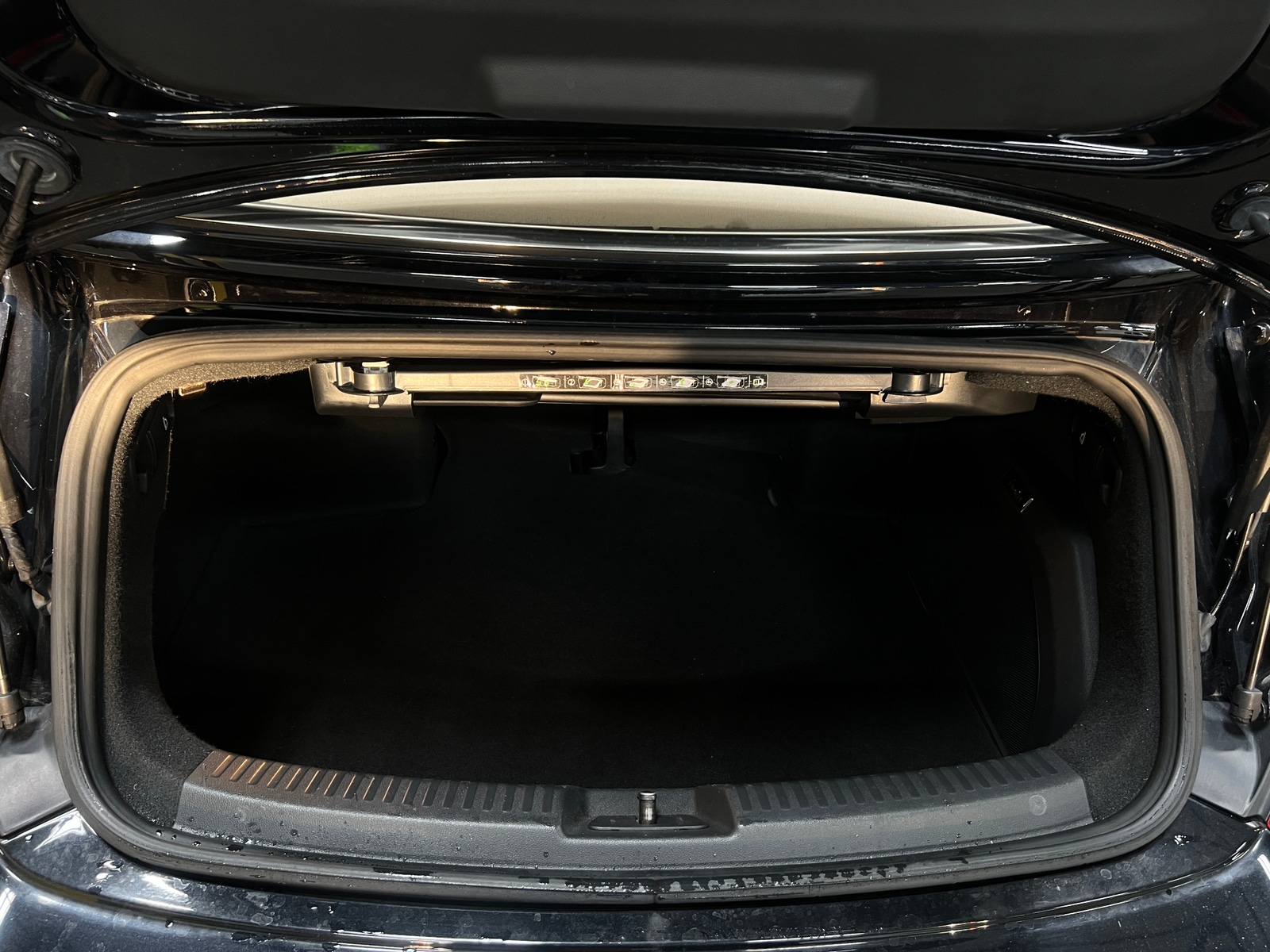 Thumbnail: 2019 Volkswagen Beetle - 6