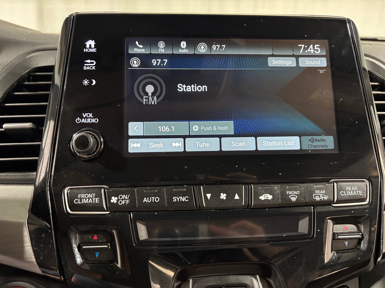 Thumbnail: 2019 Honda Odyssey - 4