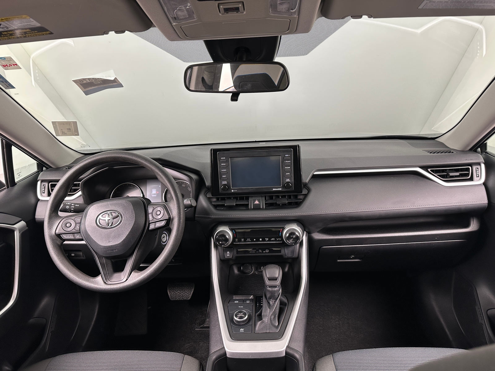 Thumbnail: 2022 Toyota RAV4 - 3