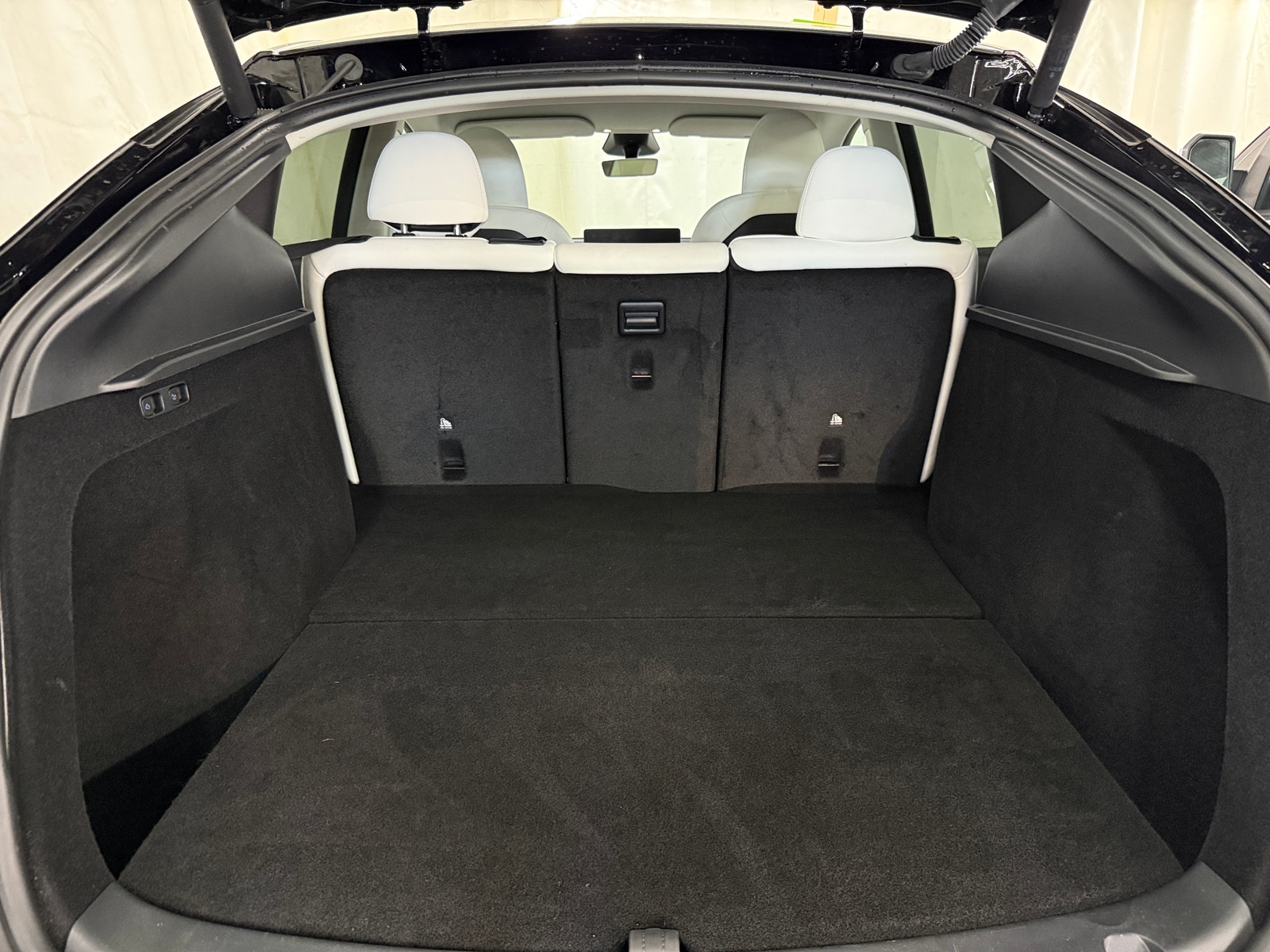 Thumbnail: 2023 Tesla Model Y - 6