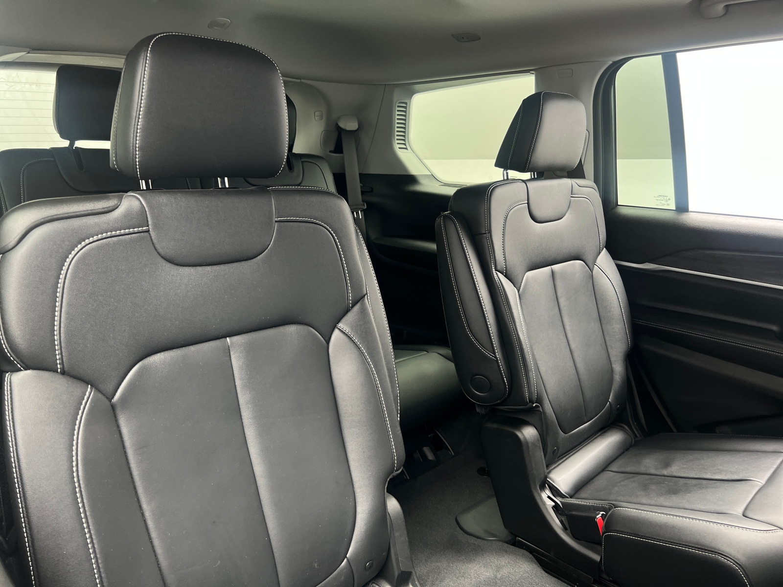 Thumbnail: 2022 Jeep Grand Cherokee L - 5