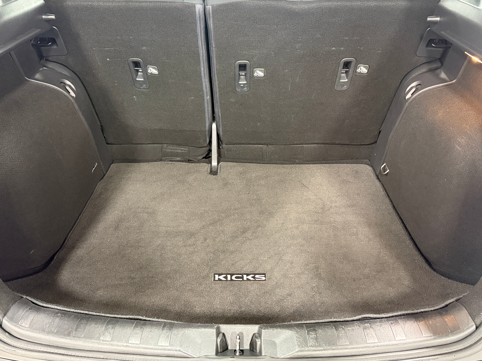 Thumbnail: 2020 Nissan Kicks - 7