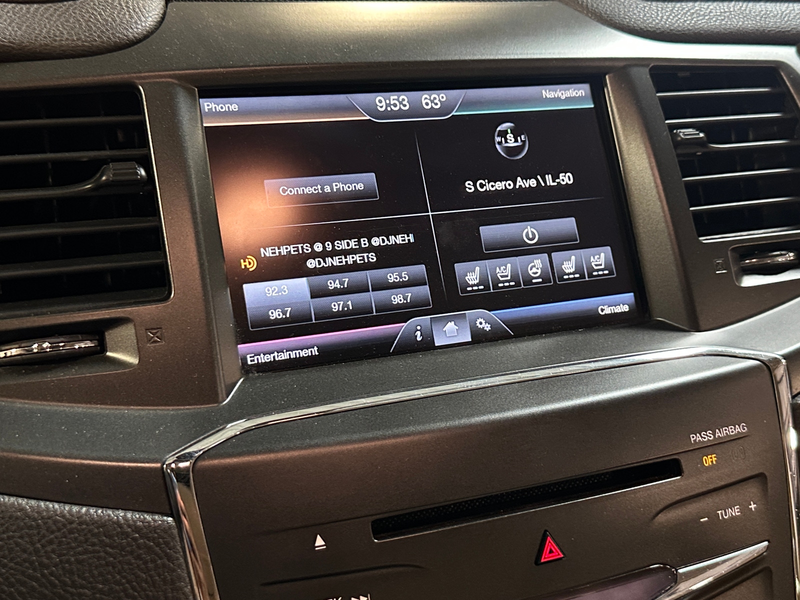Thumbnail: 2013 Lincoln MKS - 3