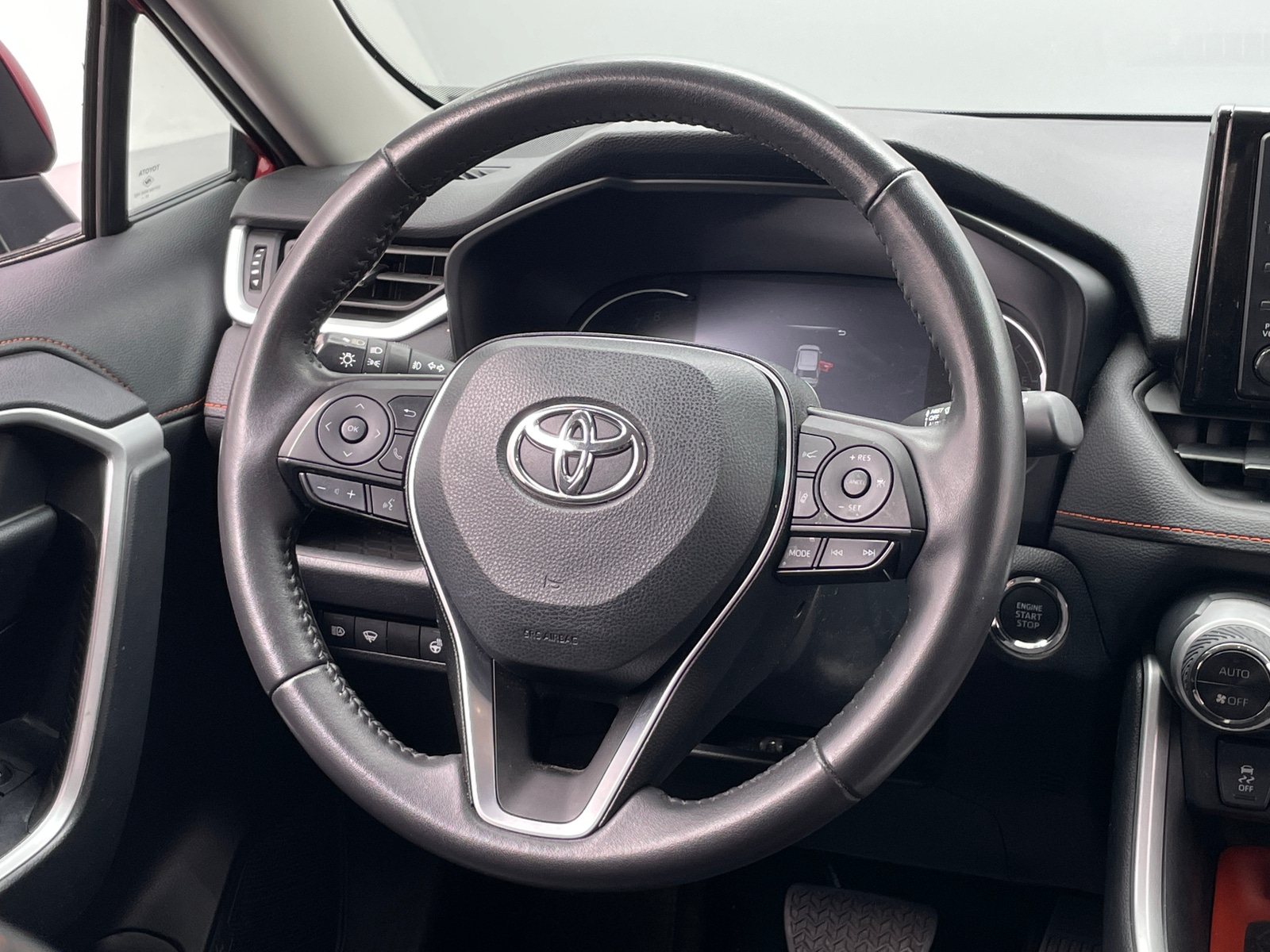 Thumbnail: 2022 Toyota RAV4 - 4