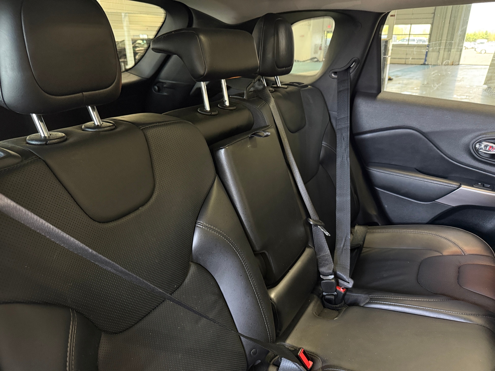 Thumbnail: 2019 Jeep Cherokee - 5