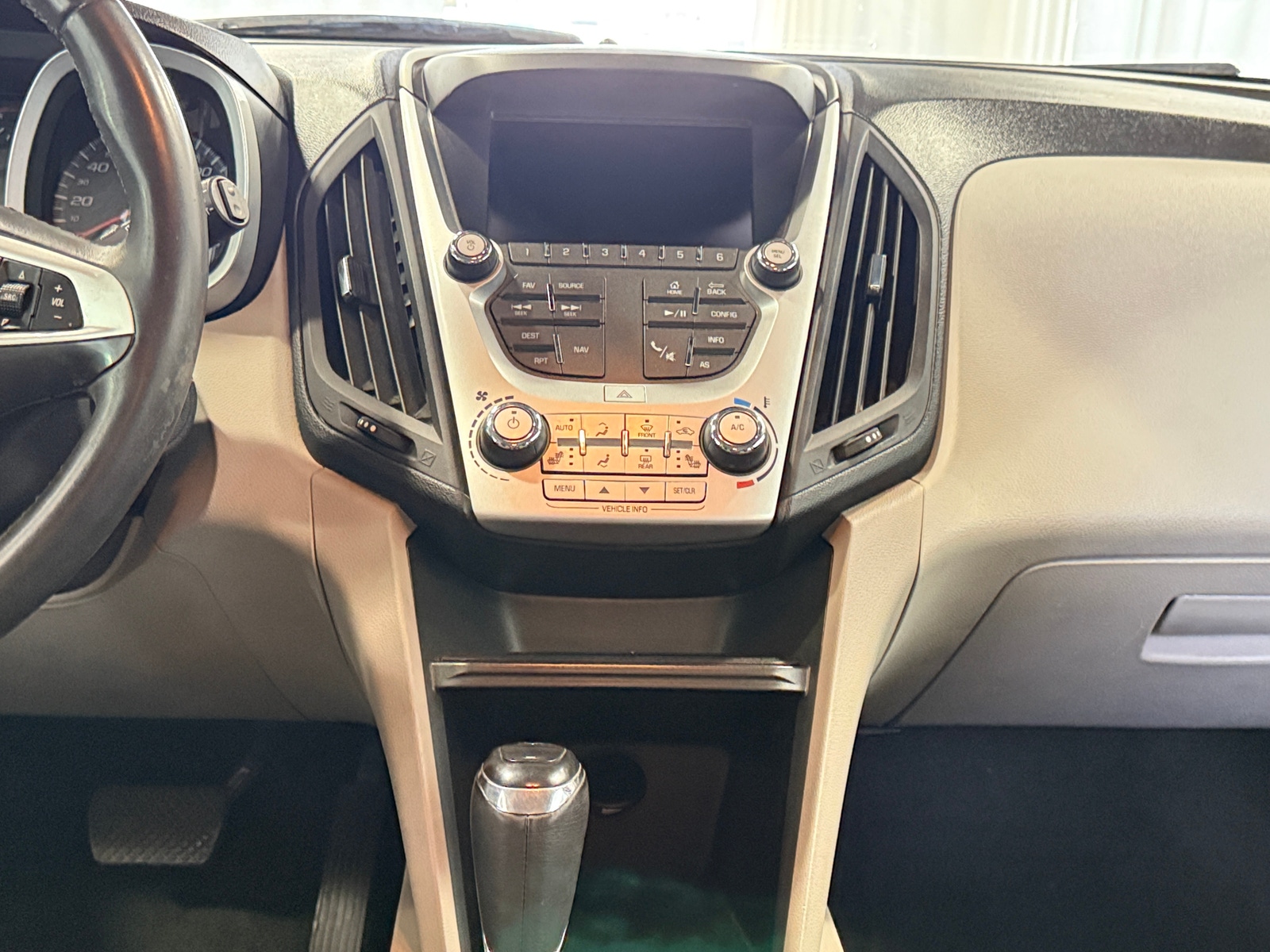 Thumbnail: 2017 Chevrolet Equinox - 4