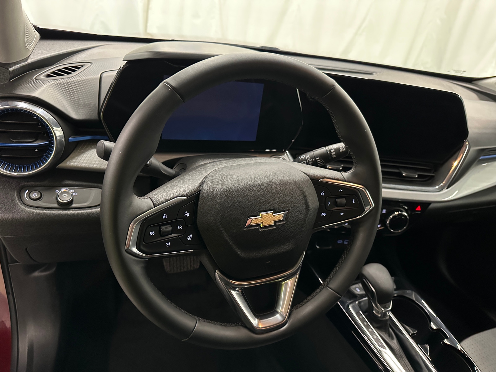 Thumbnail: 2025 Chevrolet Trax - 5