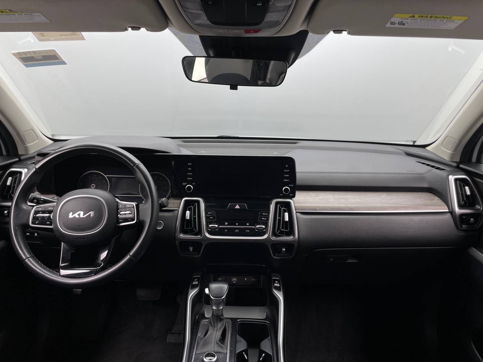 Thumbnail: 2023 Kia Sorento - 2