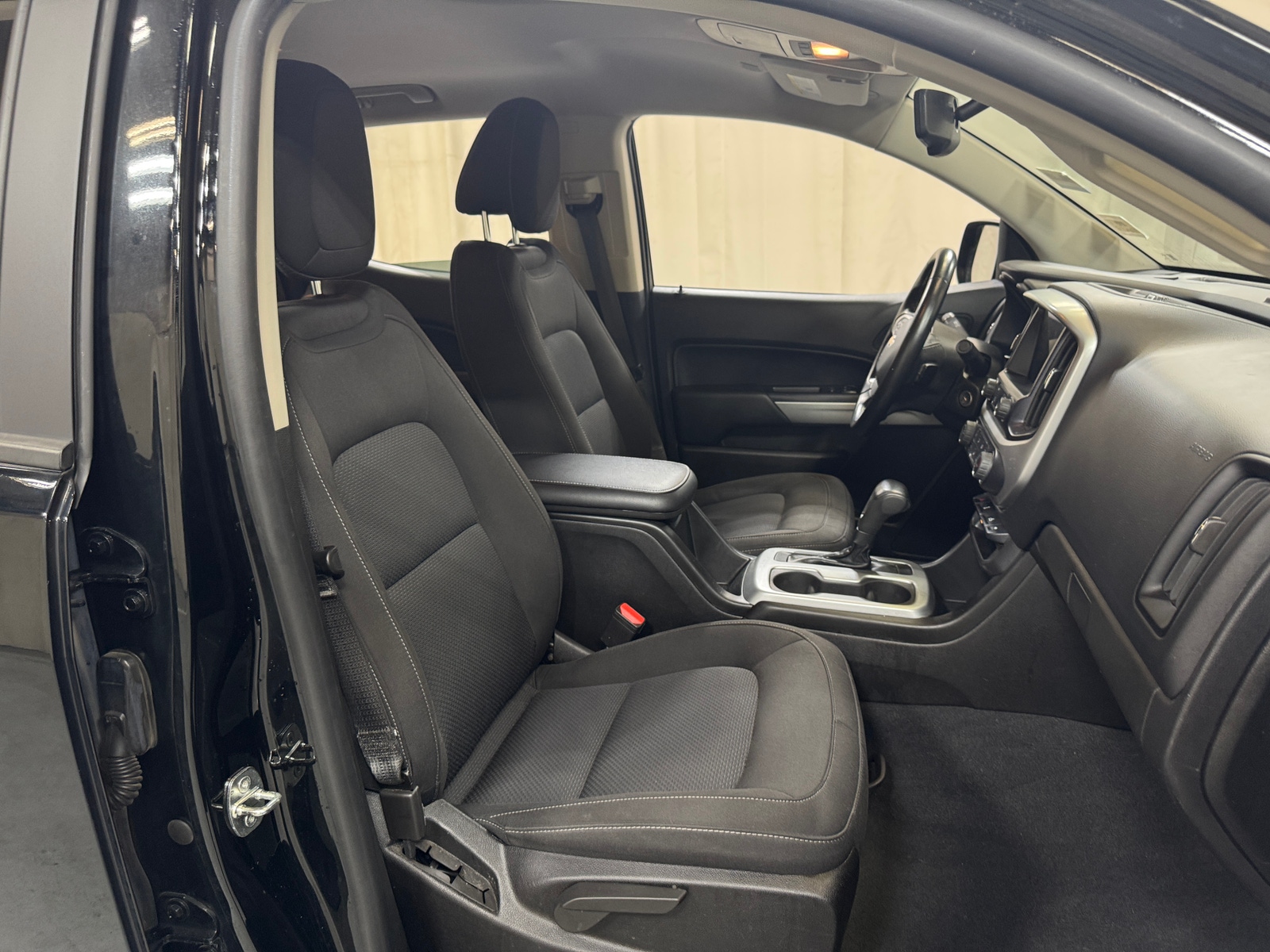 Thumbnail: 2021 Chevrolet Colorado - 2