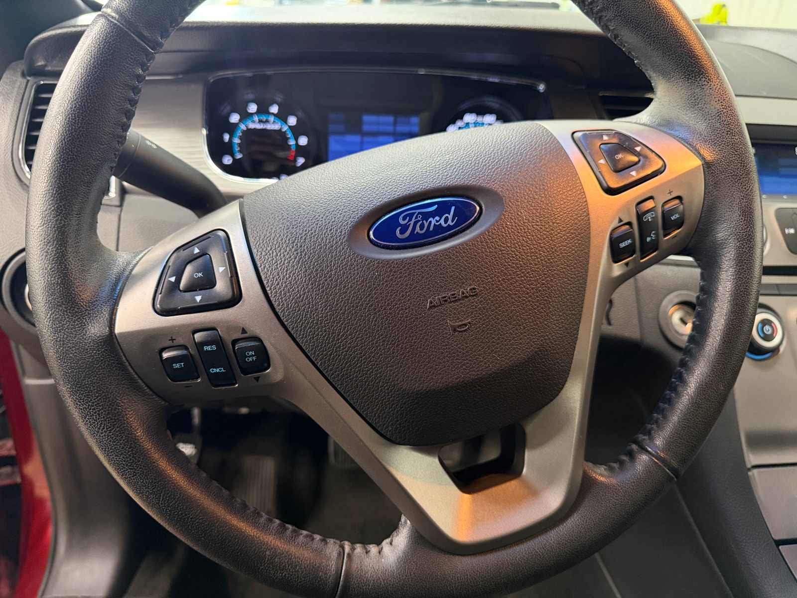 Thumbnail: 2016 Ford Taurus - 5